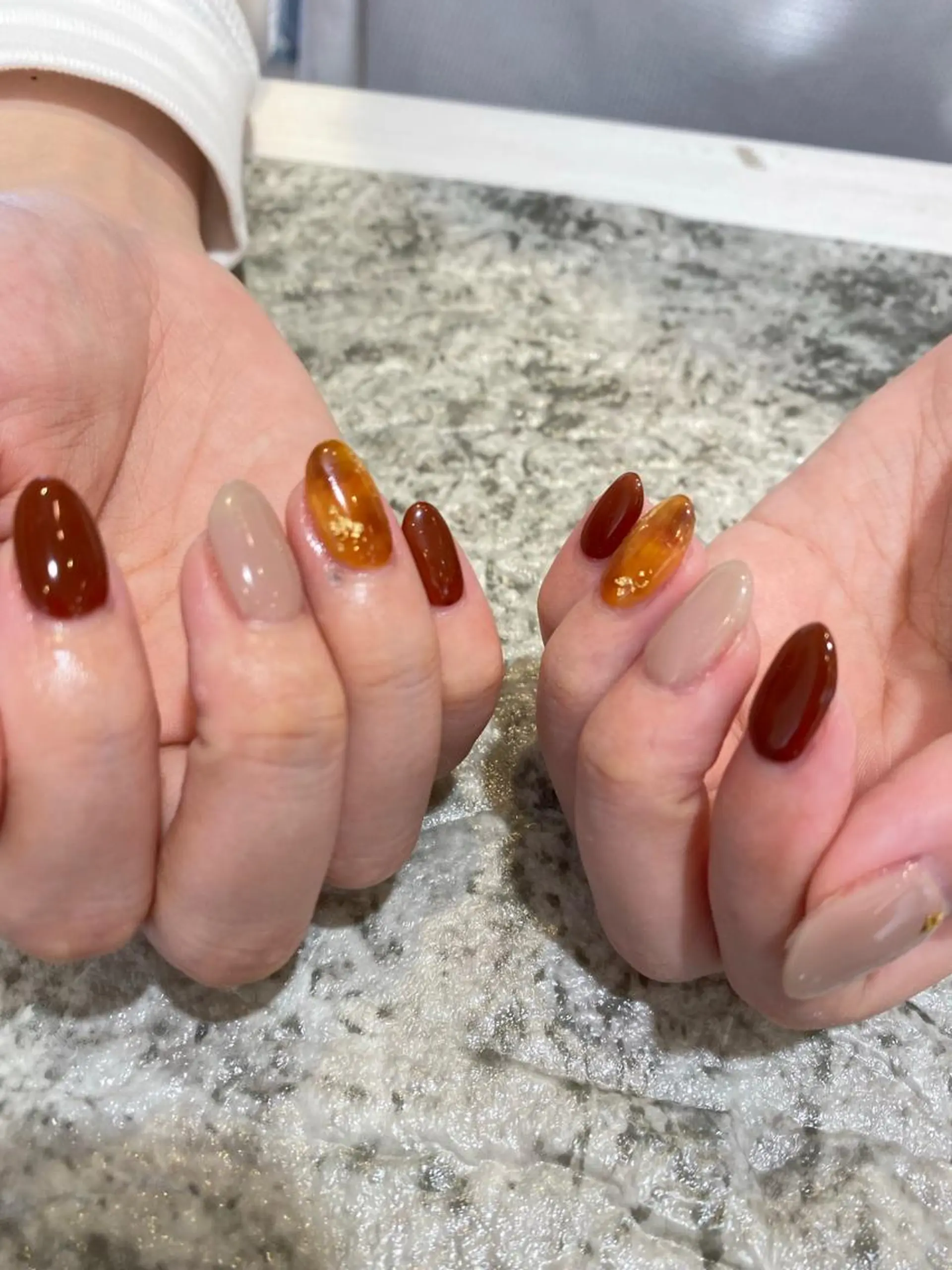 ネイル べっ甲ネイル ハンドネイル 鈴木 優菜のネイルデザイン