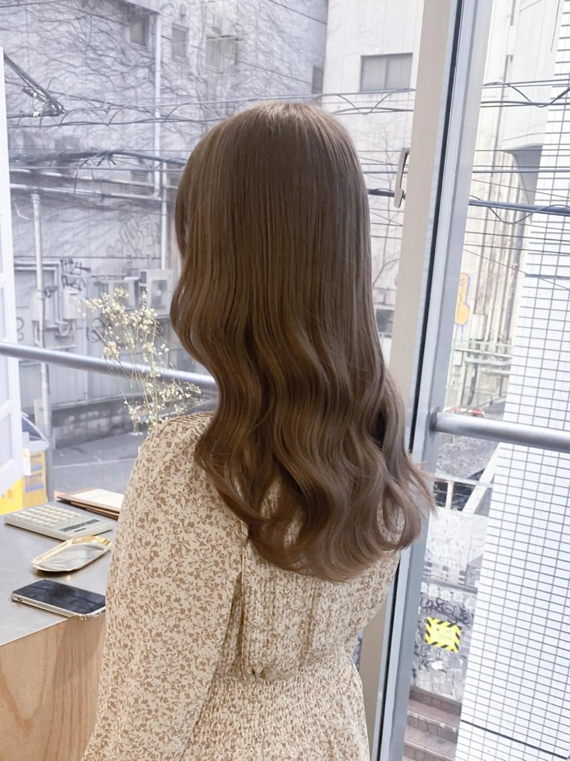 セミロング ヘアカラー オリーブ、カーキ系 No.1シラトリのヘアスタイル