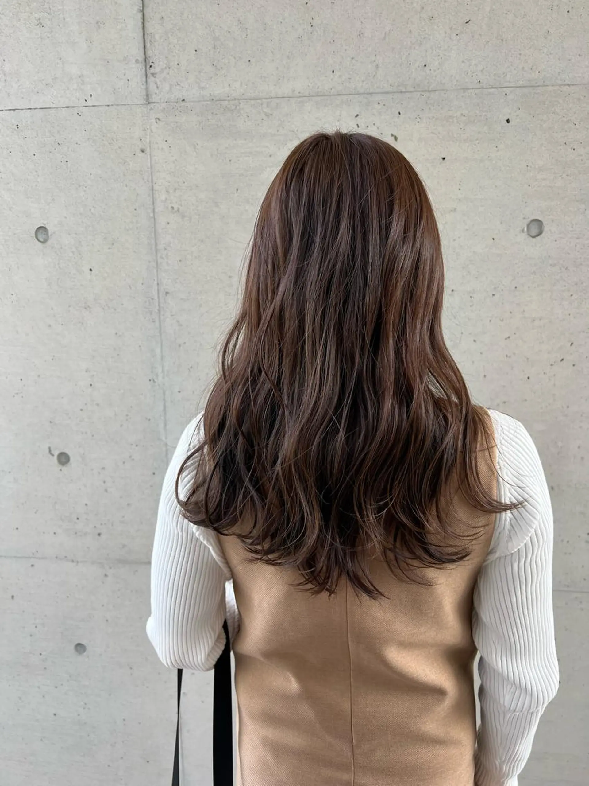 ロング 岸田 莉奈のヘアスタイル