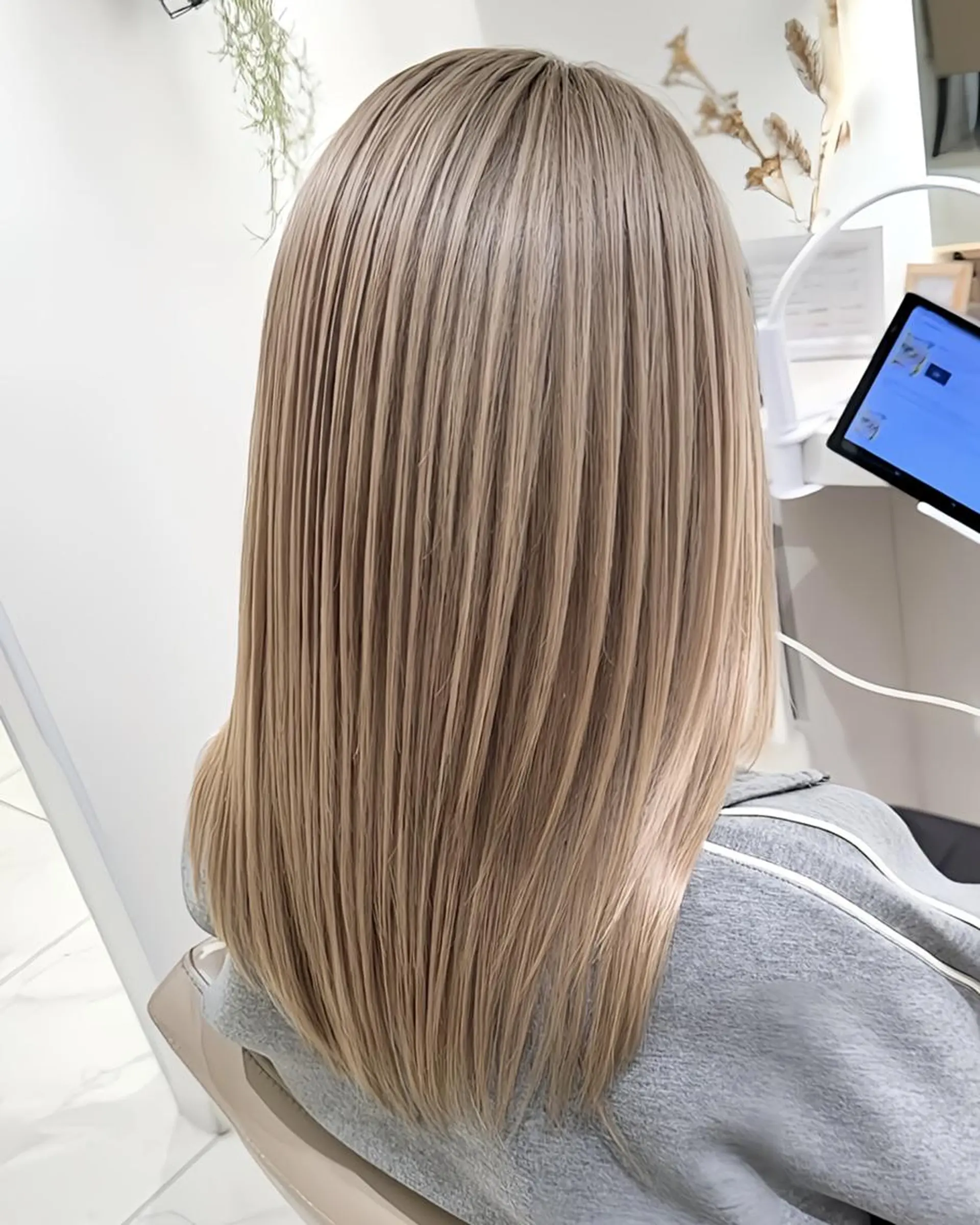 カラー セミロング ブリーチ 髪質改善 ヘアカラー 渡邊楓果／髪質改善 ブリーチ/カラーのヘアスタイル