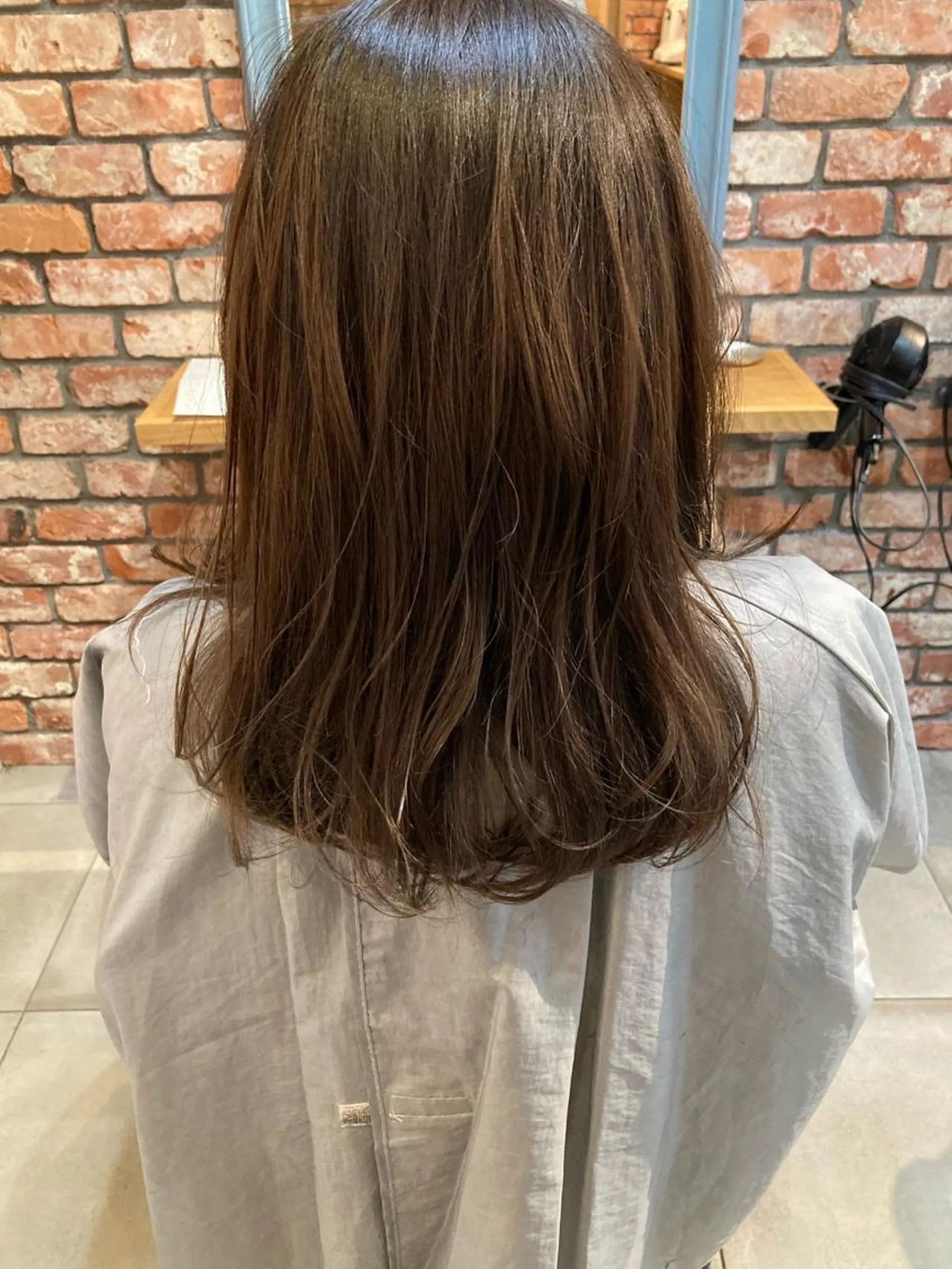 ミディアム アッシュ アッシュブラウン 菅 未祐のヘアスタイル