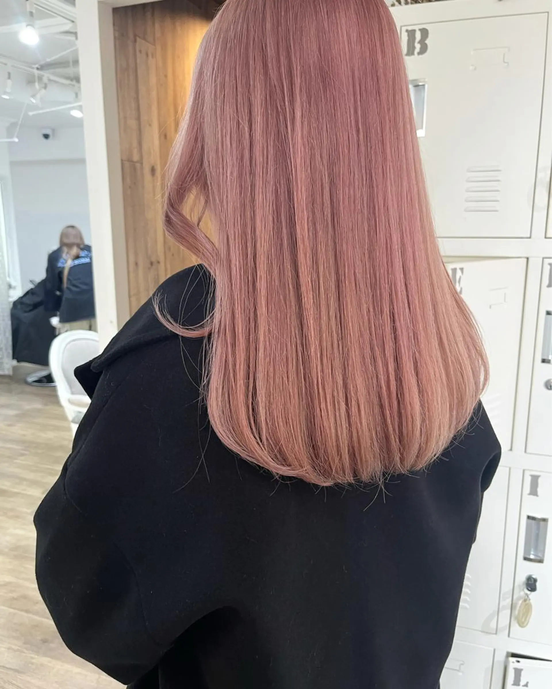 ロング カラー マツエク・マツパ ブリーチ 𝗺𝗶𝗸𝘂♡ 似合わせ🎀のヘアスタイル