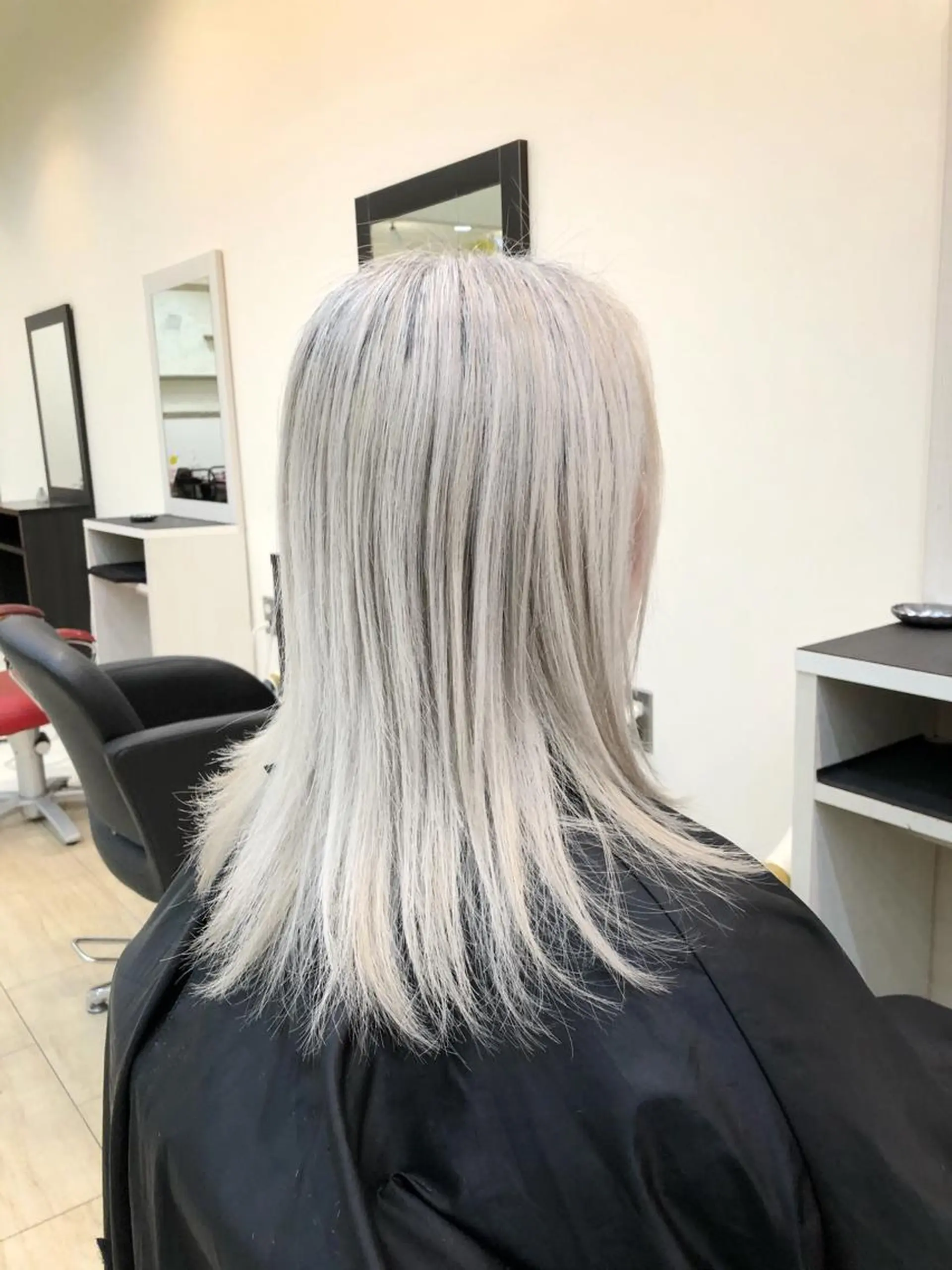 セミロング ボブ 外国人風カラー ハイライト レイヤーカット ヘアカラー yasu ヤスのヘアスタイル