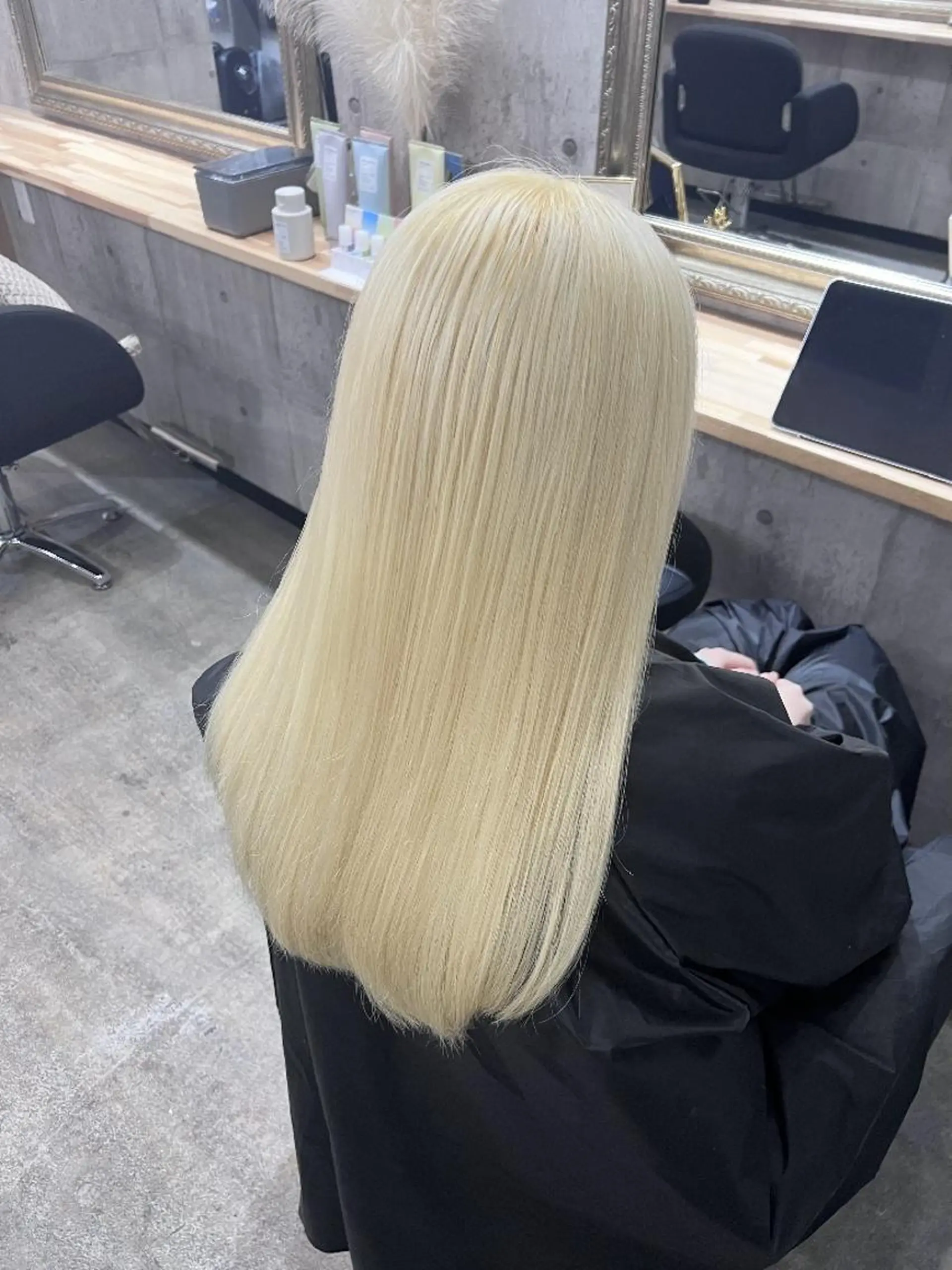 セミロング カット ヘアカラー サニーサイド大名 ダブルカラー髪質改善のヘアスタイル