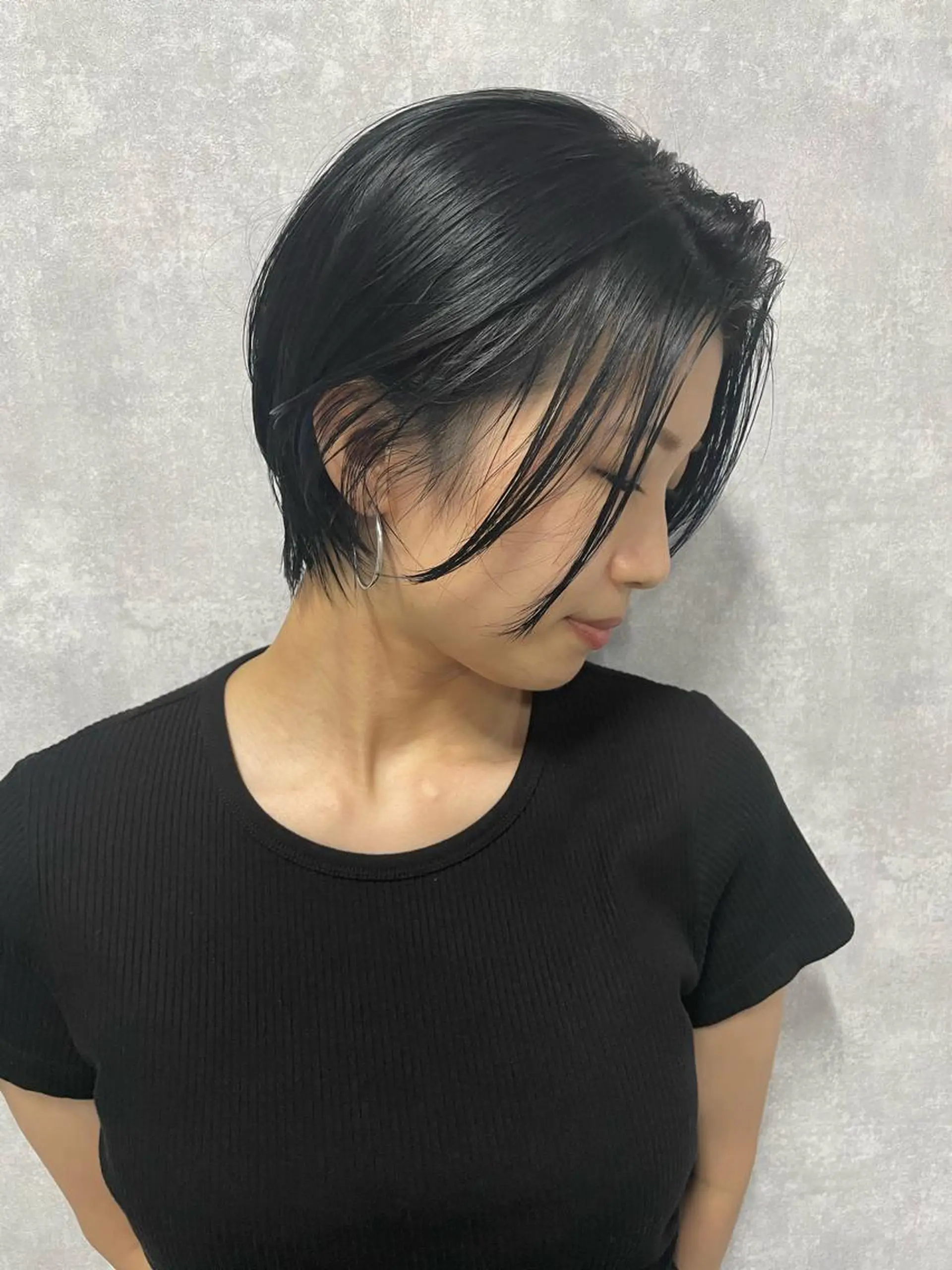 ショート 切りっぱなしボブ ショートボブ ハンサムショート 丸みショート アッシュ カット ヘアカラー トリートメント C’LD hair  produce /シールドヘア所属・モテ髪/ボブ/ショー ト/アダチフウトのヘアスタイル