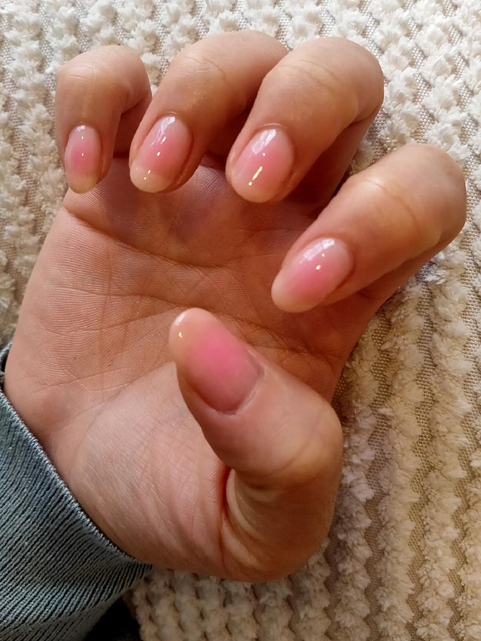 ネイル チークネイル ecrin kana🌺のネイルデザイン