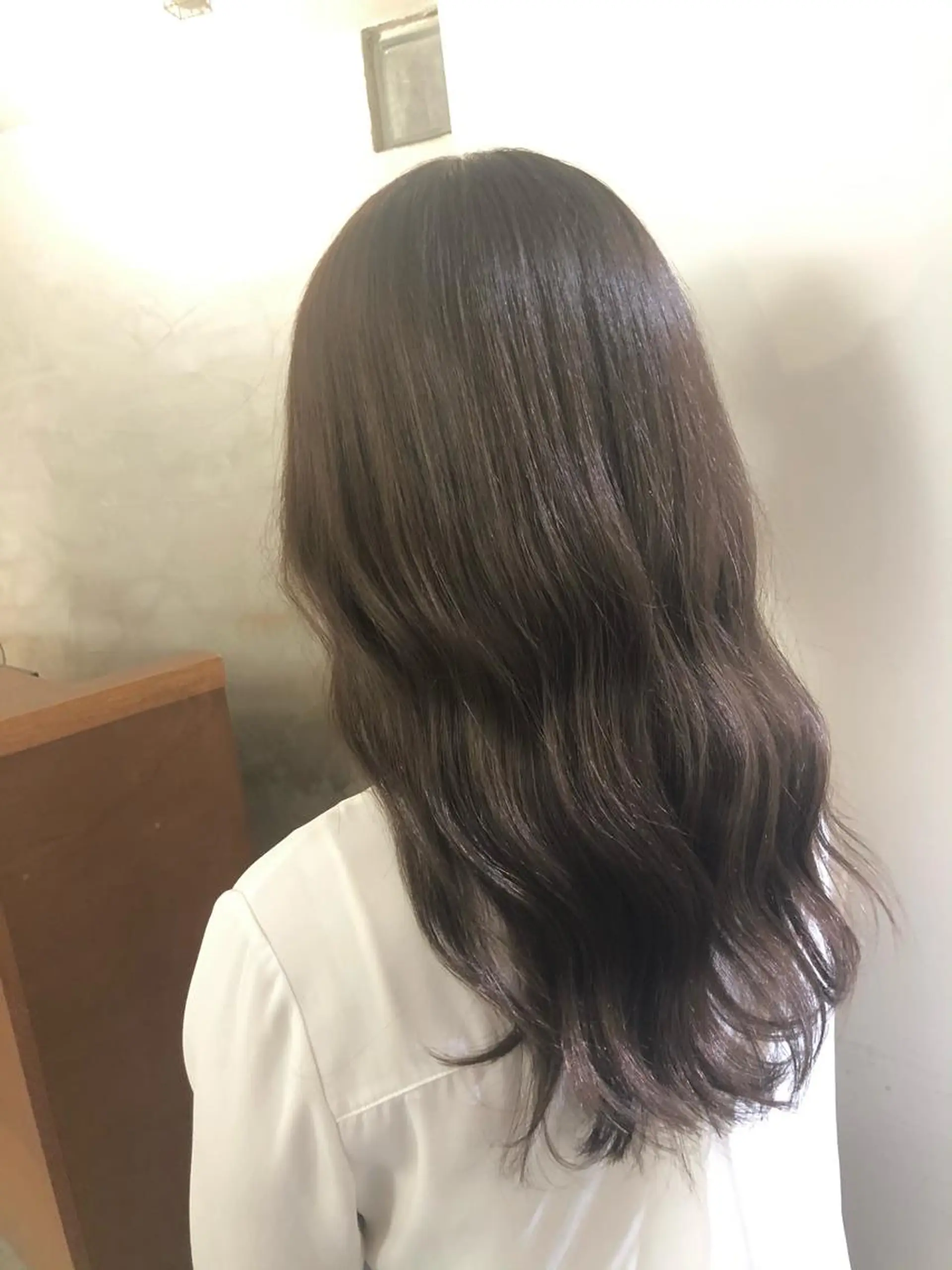 セミロング カラー グレージュ FUJINO RYOのヘアスタイル