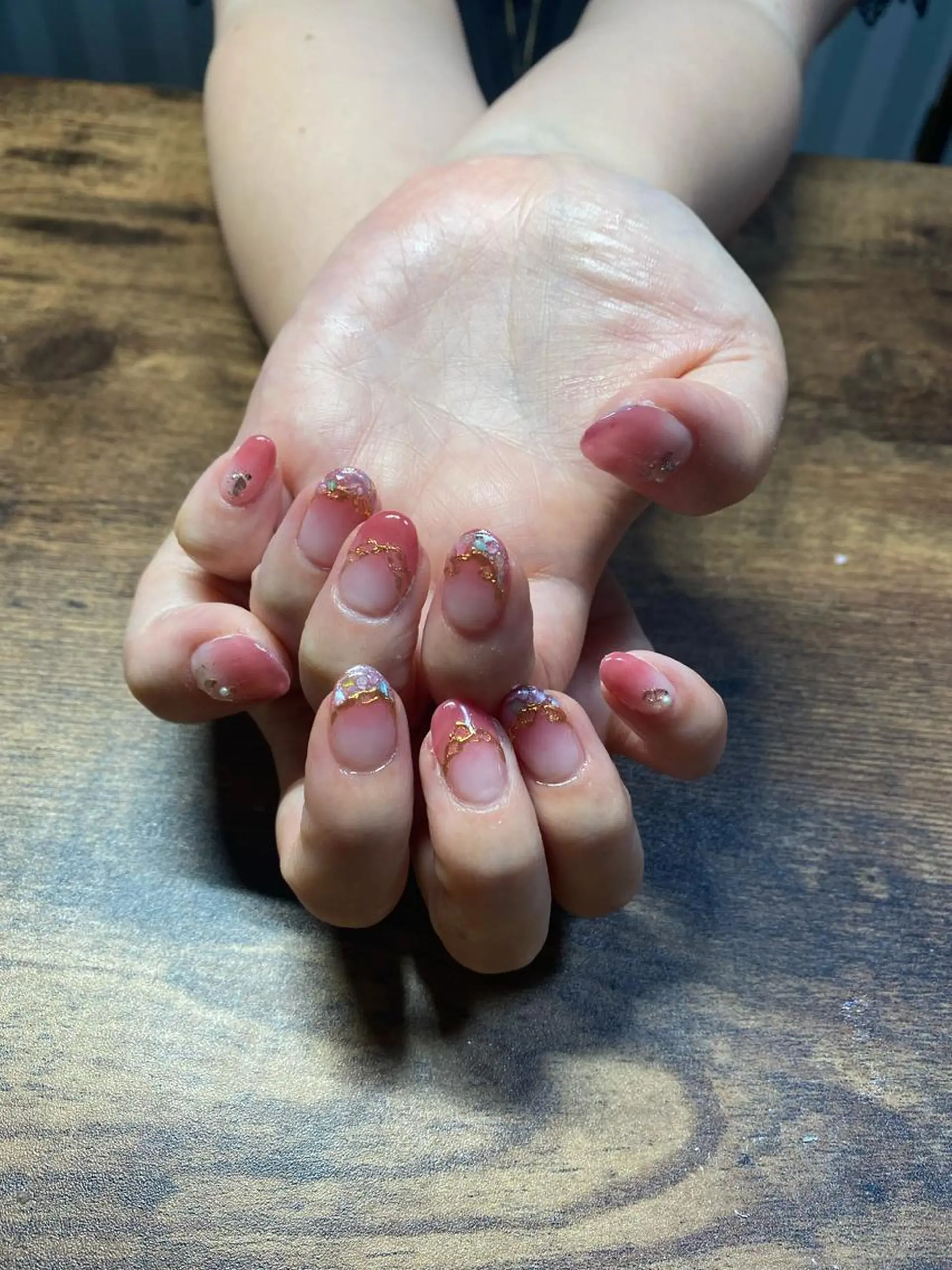 ネイル フレンチネイル ゴールド ミラーネイル 持ち込み ニュアンスネイル ハンドネイル 鹿島台ネイルサロン/ 長さだし◎のネイルデザイン