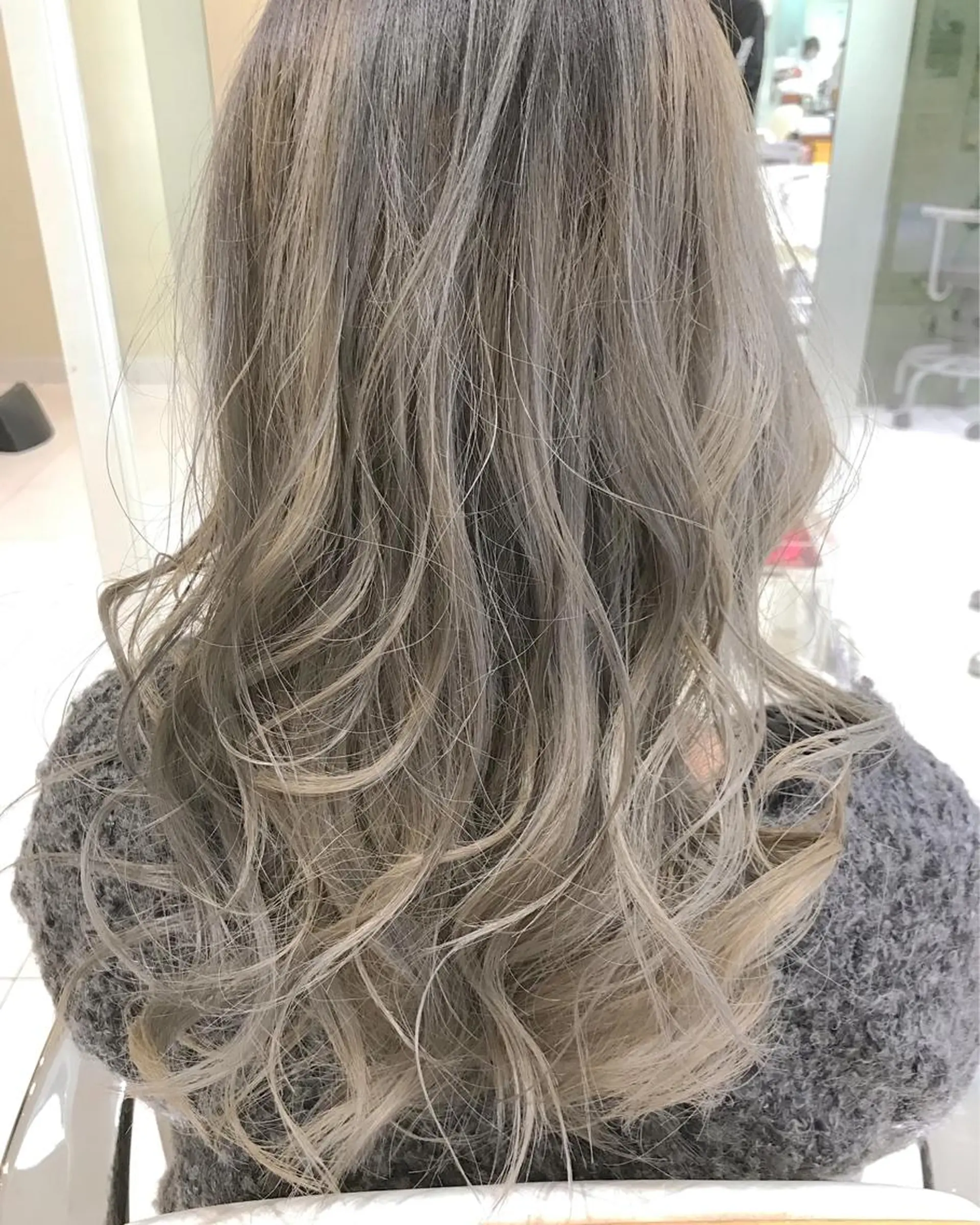 カラー ナガイ ユウキのヘアスタイル