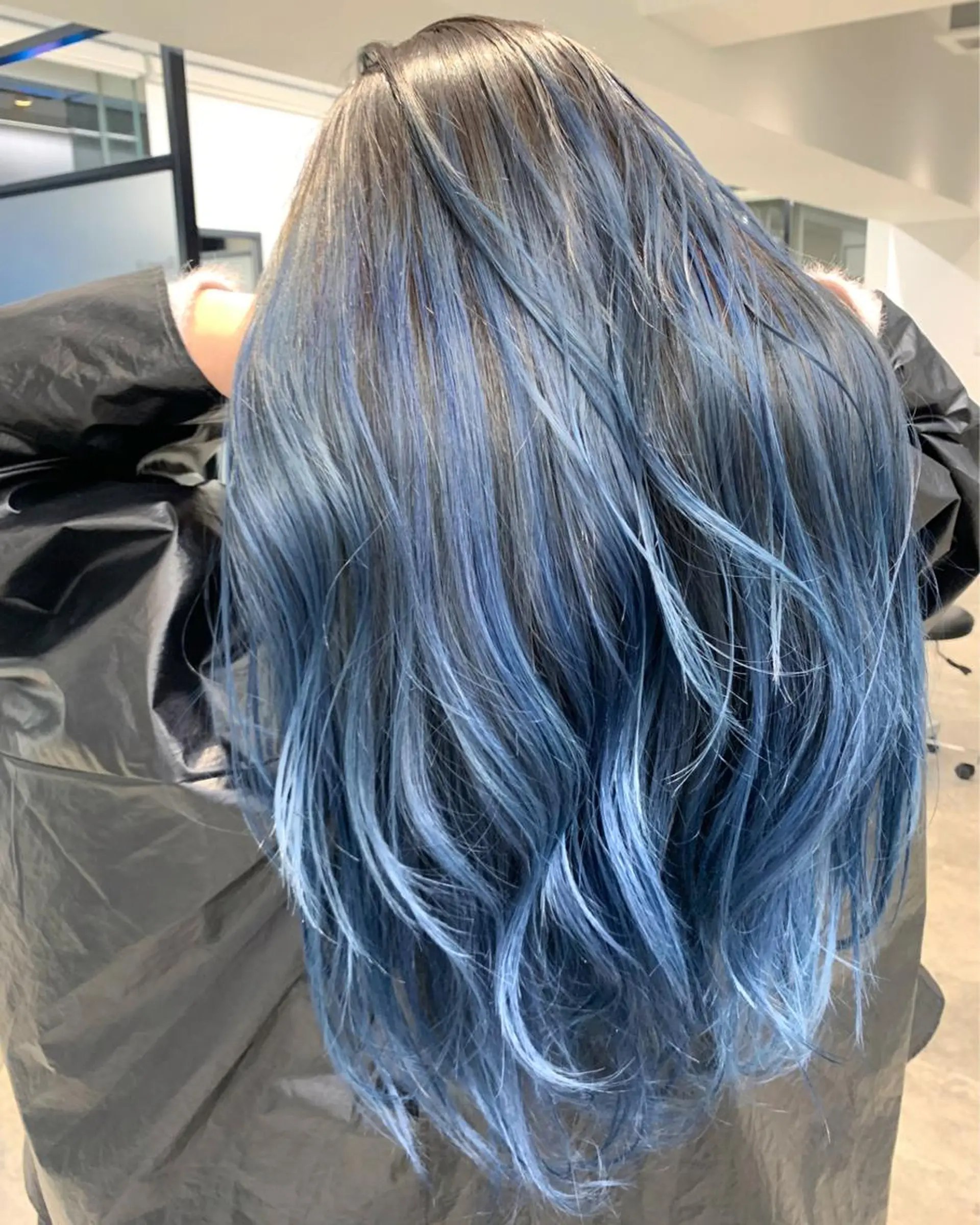 ロング カラー 及川シゲル 髪質改善講師のヘアスタイル