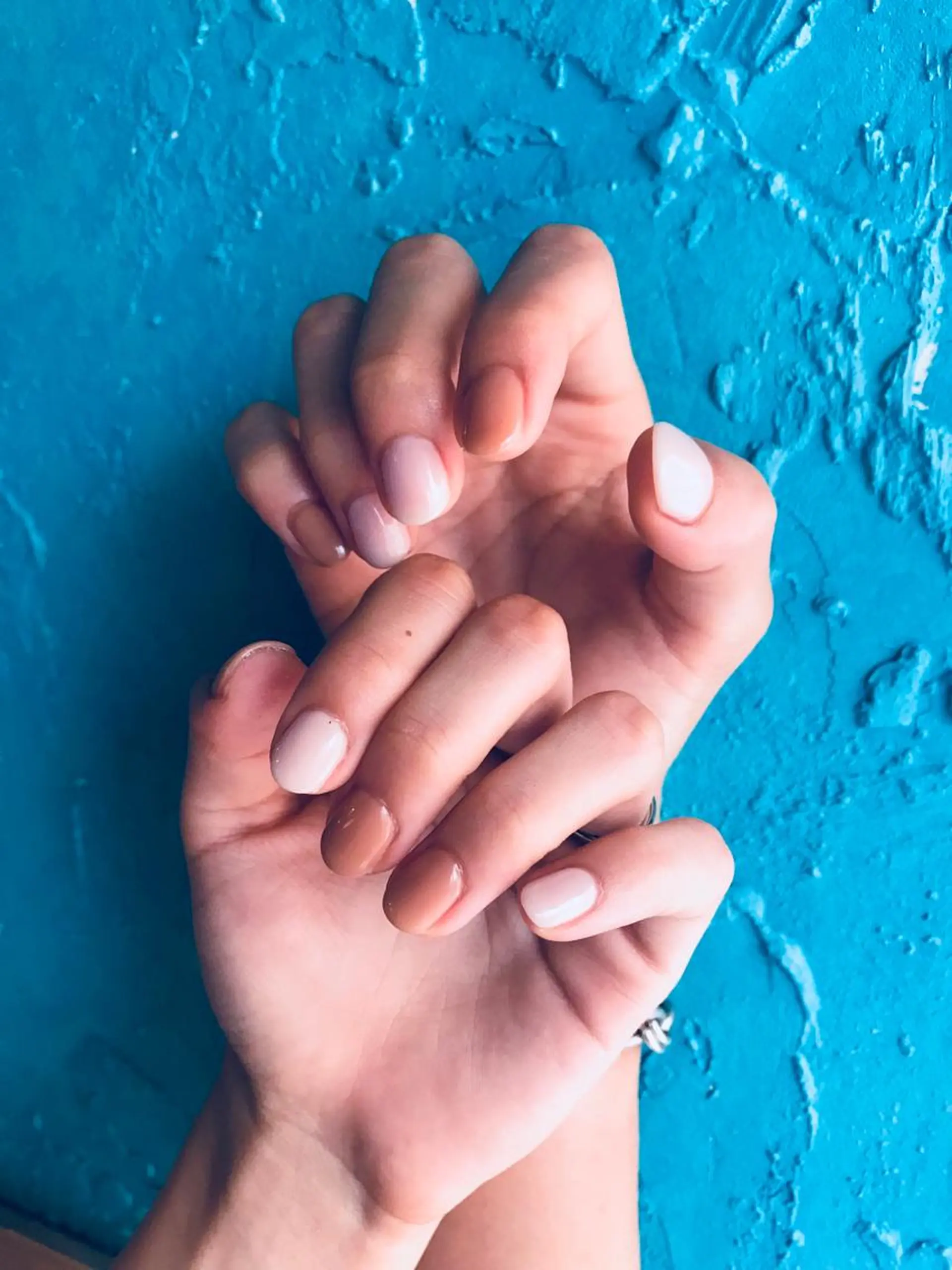 ネイル キラキラ オメメのネイルデザイン