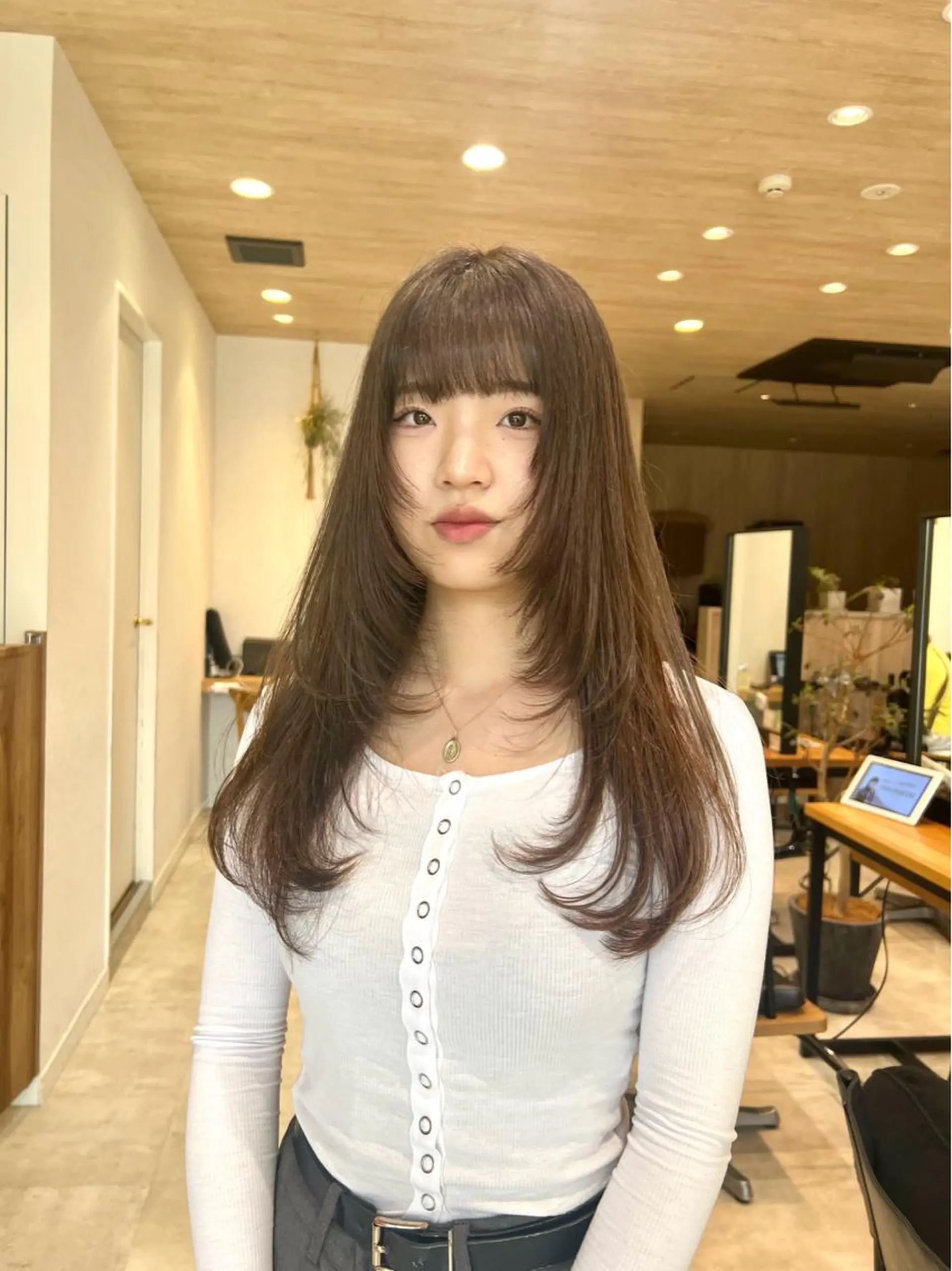 ロング 小顔カット Oasisgarden所属・レイヤー/ブリーチ MOMOのヘアスタイル