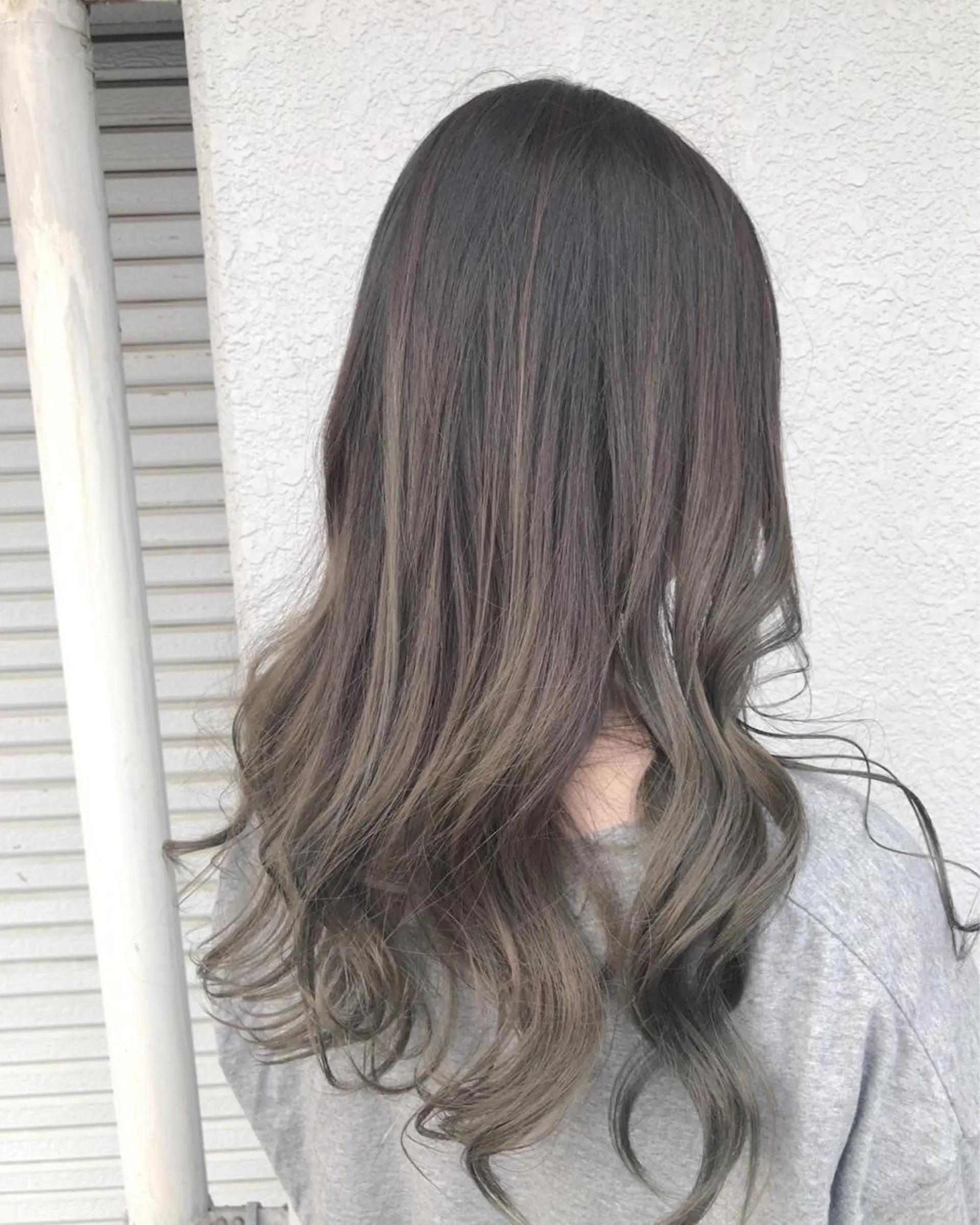 セミロング カラー レイヤーカット匠 イソザキノリユキのヘアスタイル