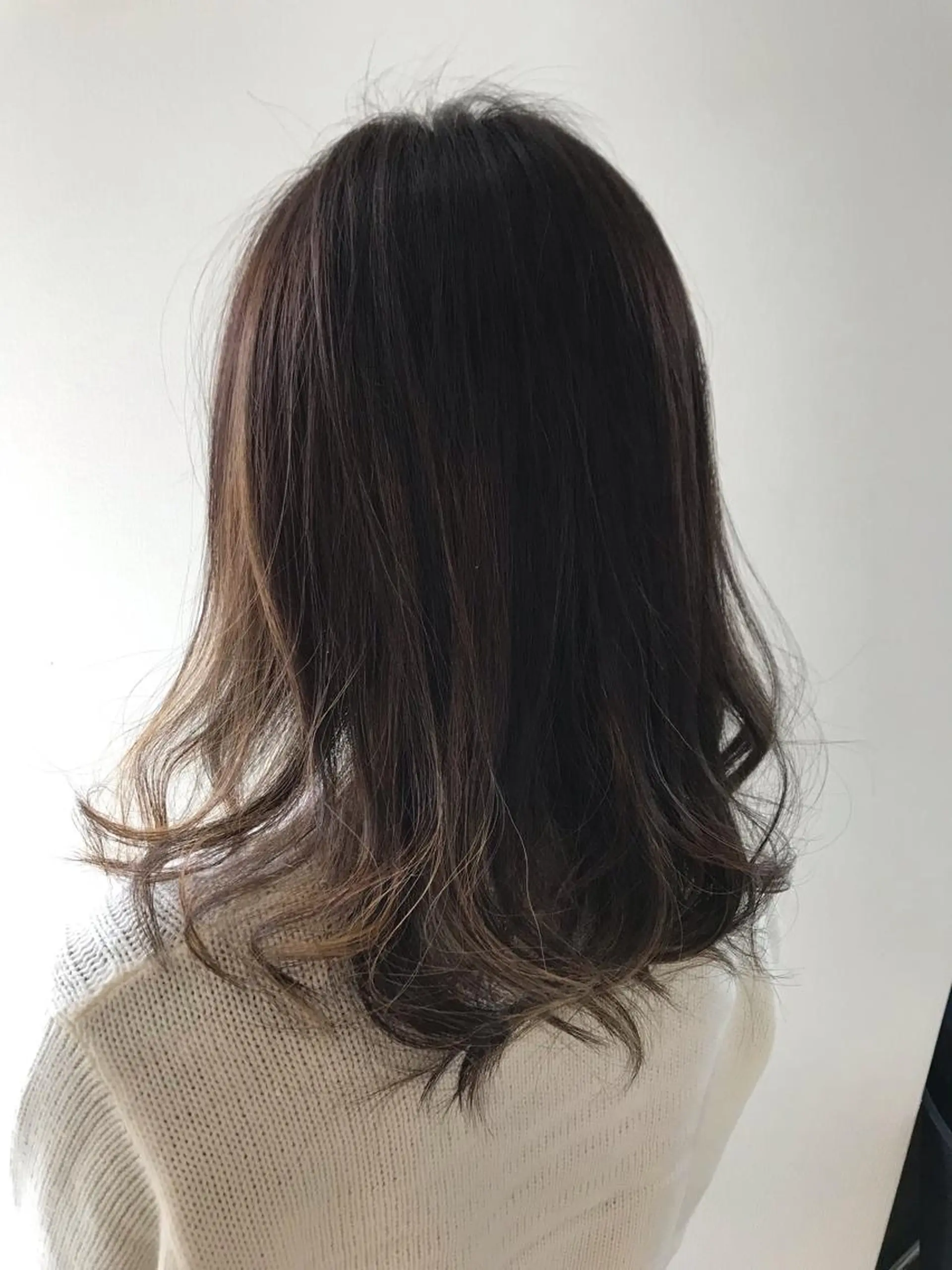 セミロング カラー 🔹TOMO🔹 圧倒的経験値🔹のヘアスタイル