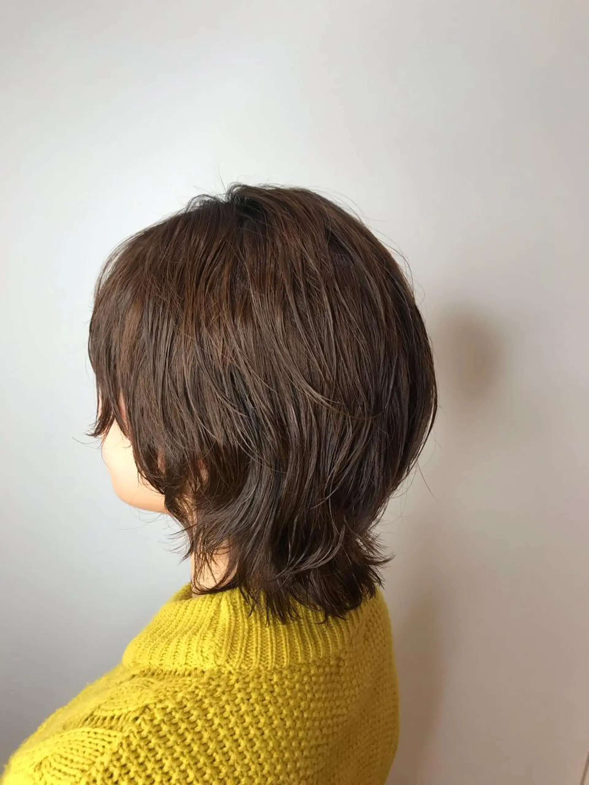 ミディアム ウルフカット 坂口 愛のヘアスタイル