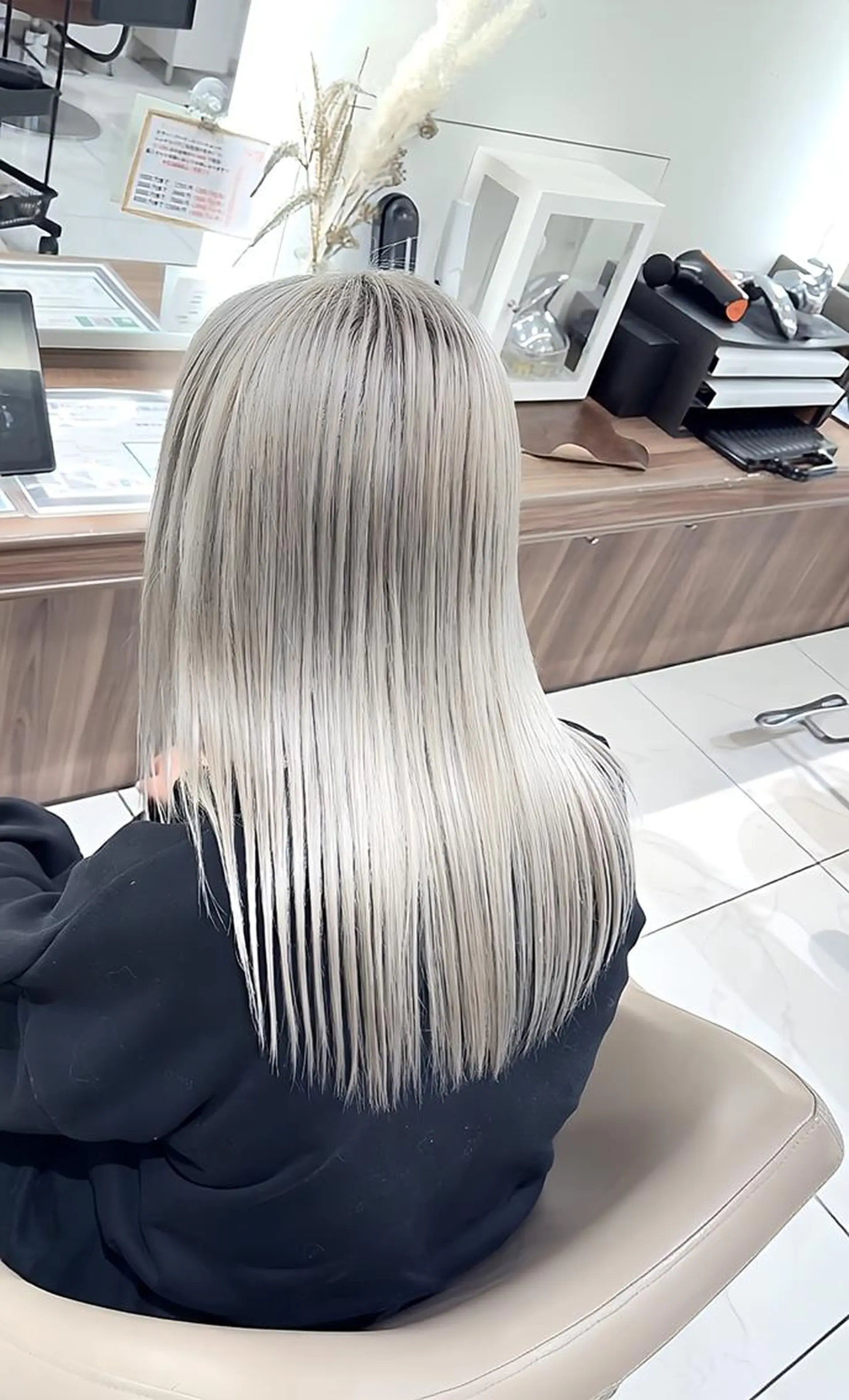 セミロング カラー ブリーチ 髪質改善 ヘアカラー 渡邊楓果／髪質改善 ブリーチ/カラーのヘアスタイル