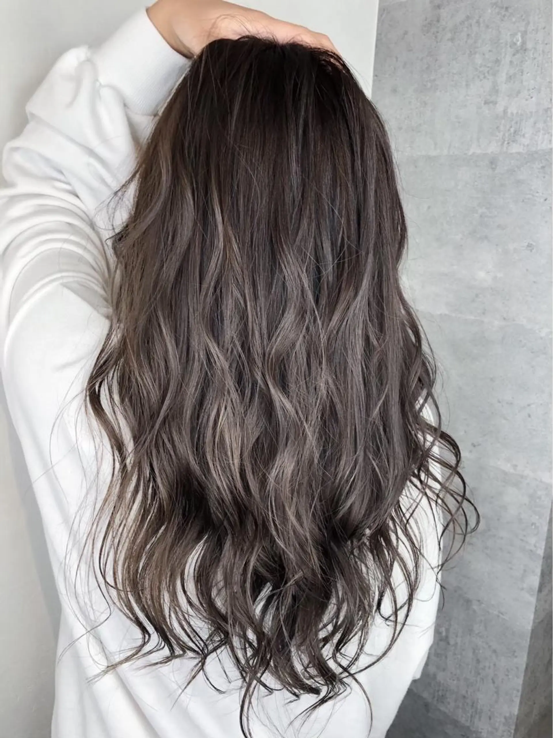 セミロング カラー _WHITE 高槻のヘアスタイル