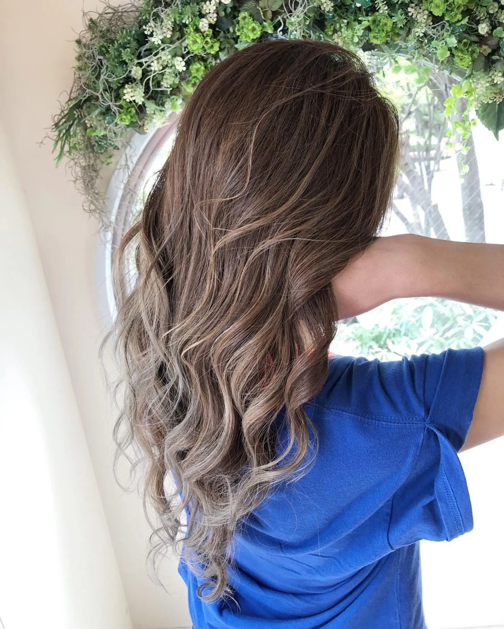 ロング カラー 上霜 菜月のヘアスタイル