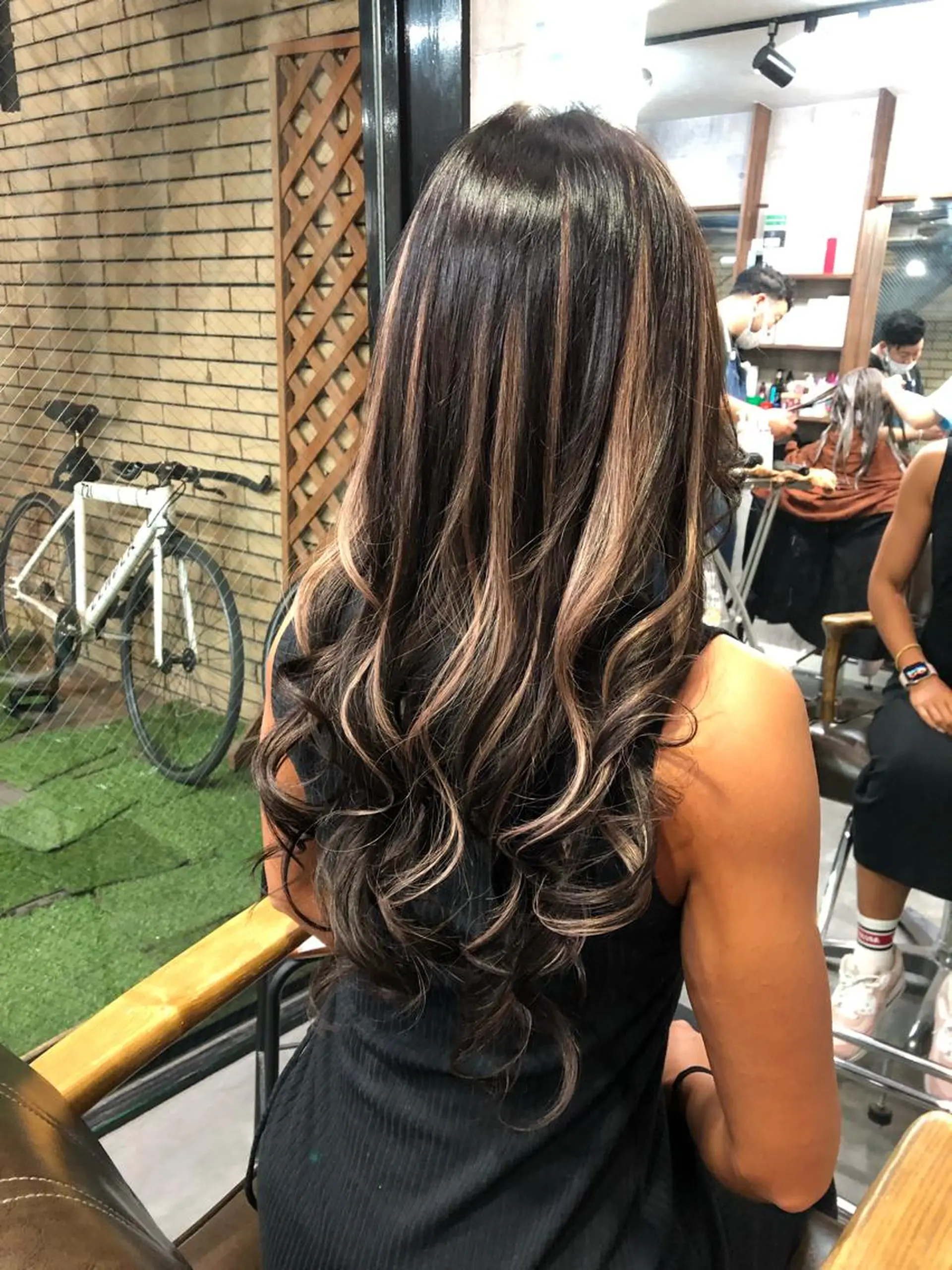 ロング カラー ヘアアレンジ シールエクステ バレイヤージュ ハイライトカラー インナーカラー エクステ alpha. カラーエクステ下妻のヘアスタイル