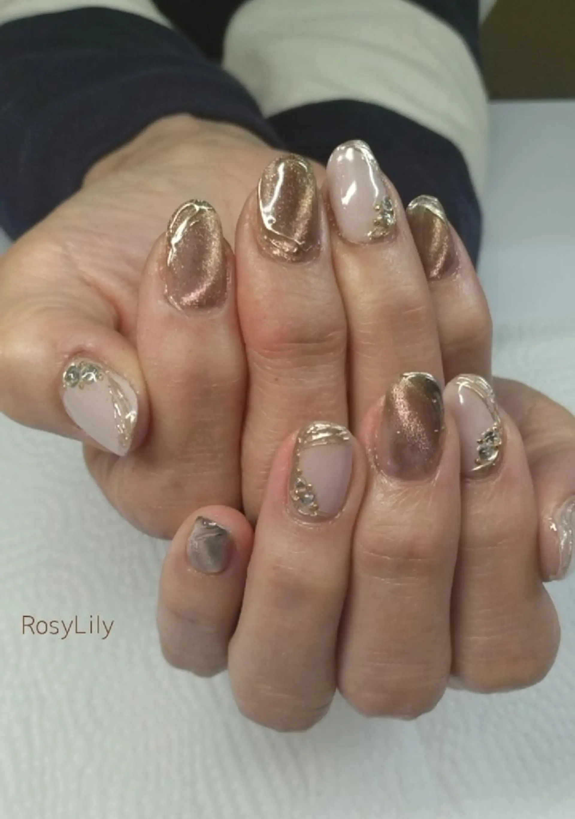 ネイル マグネットネイル ミラーネイル プライベートサロン RosyLily所属・プライベートサロン Rosy Lilyのネイルデザイン