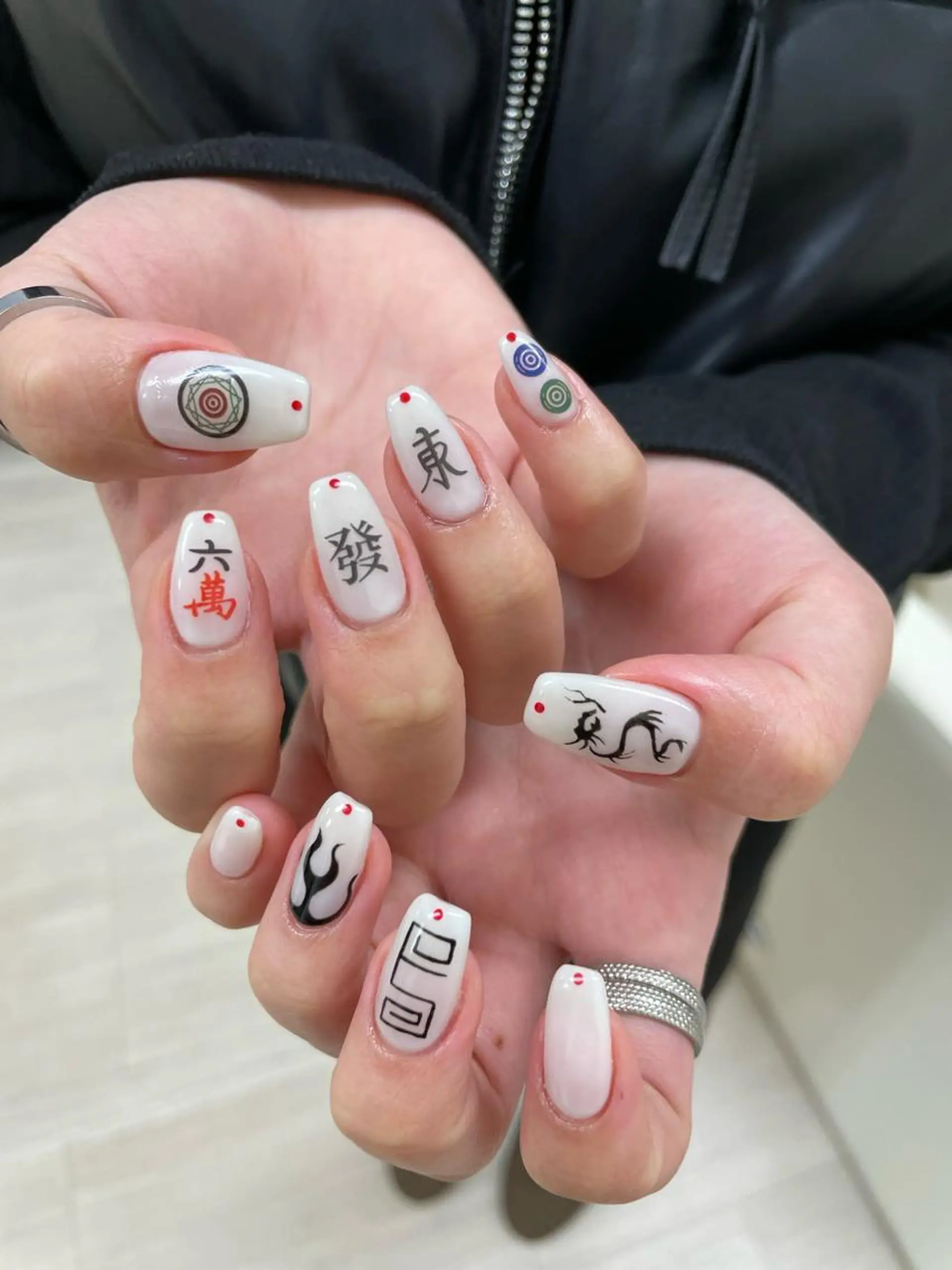 ネイル 持ち込み ハンドネイル Hisaka Mikiのネイルデザイン