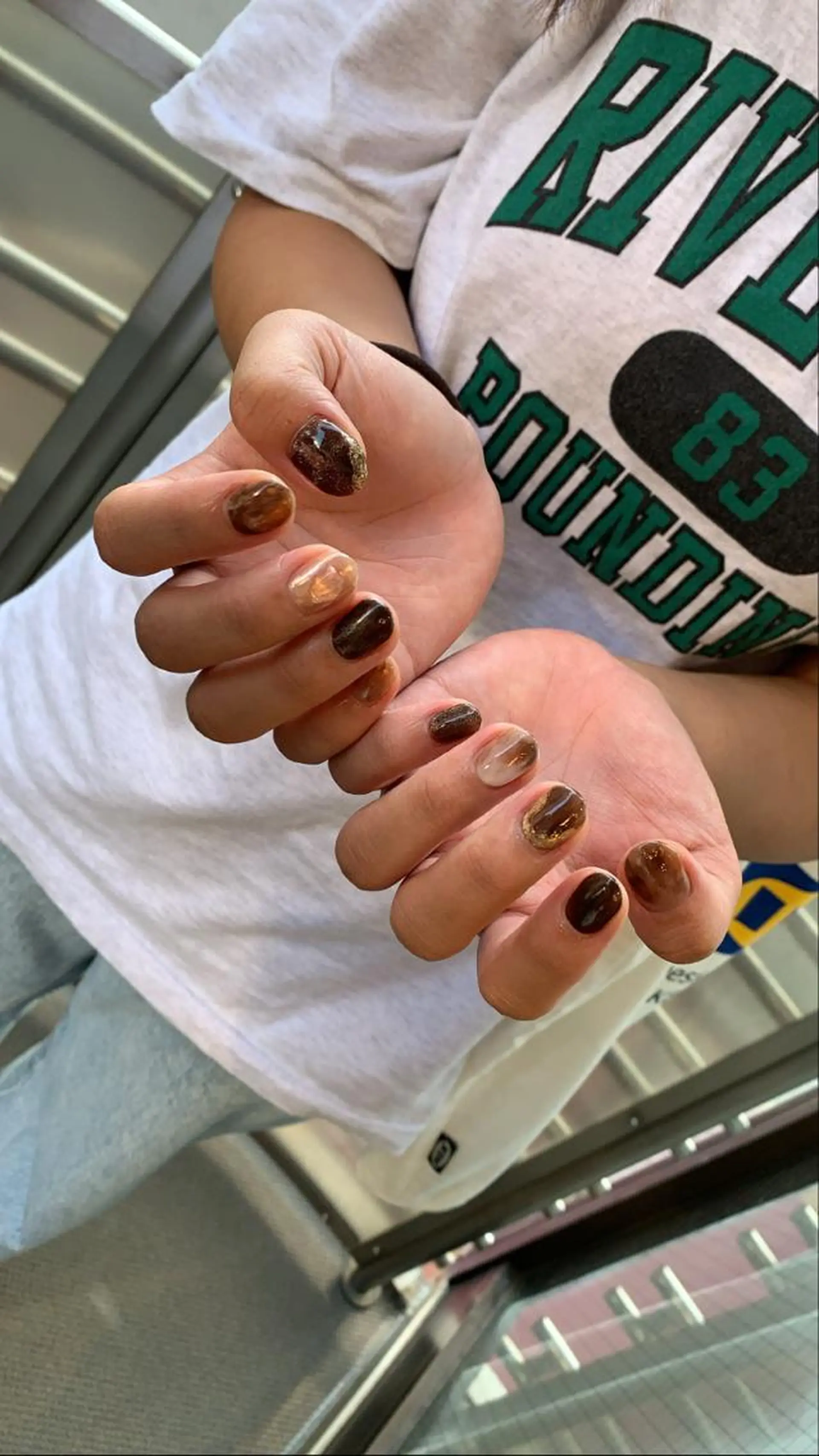 ネイル ブラウン ニュアンスネイル nail＊ runa🌻のネイルデザイン