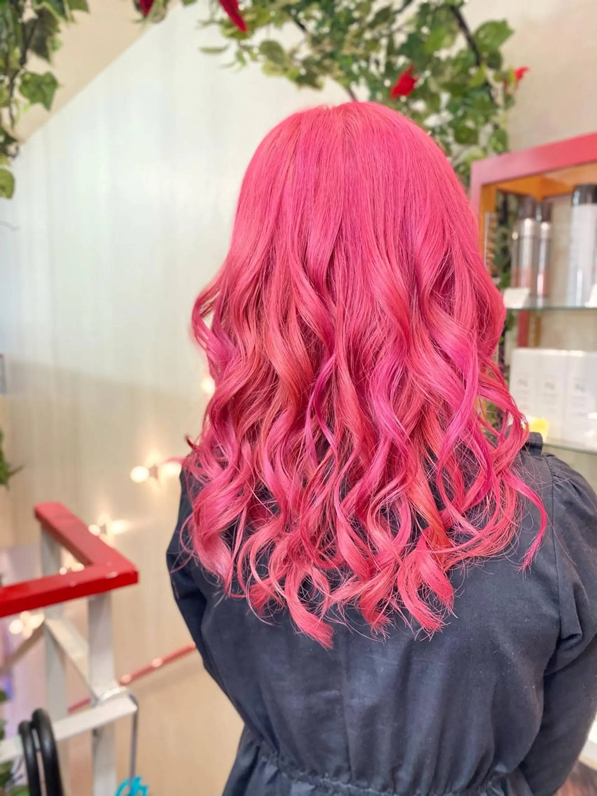 ミディアム ゆぴ☾‪/推しカラー /ハイトーンのヘアスタイル