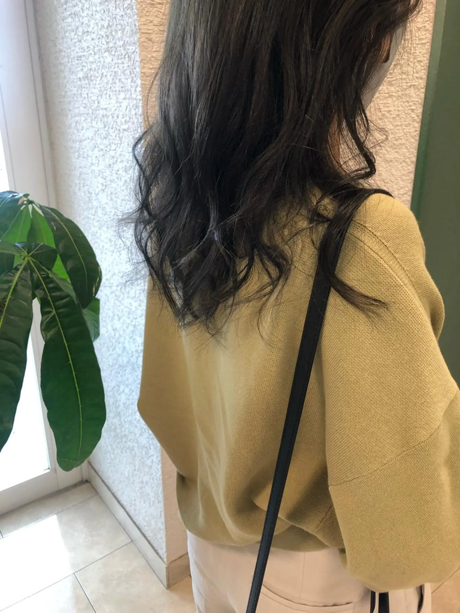 ロング カラー グレージュ オリーブグレージュ オリーブグレー 似合わせ.ﾍｱｾｯﾄ 得意🌹井上美沙のヘアスタイル