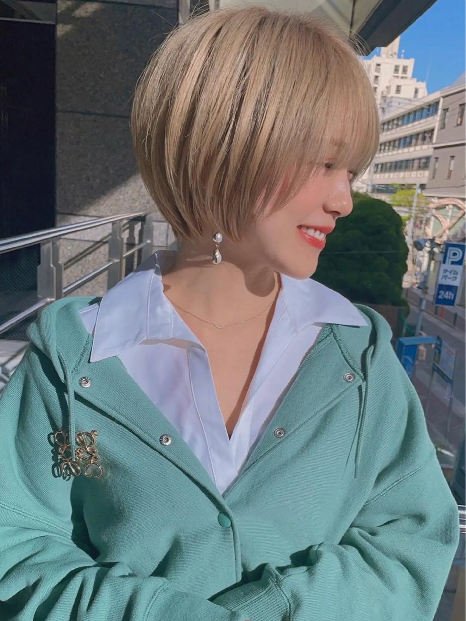 ショート ショートボブ ボブ 顔周りカット ショートヘア 小顔カット ヘアカラー トリートメント ハイトーンヘア れおん🌙のヘアスタイル