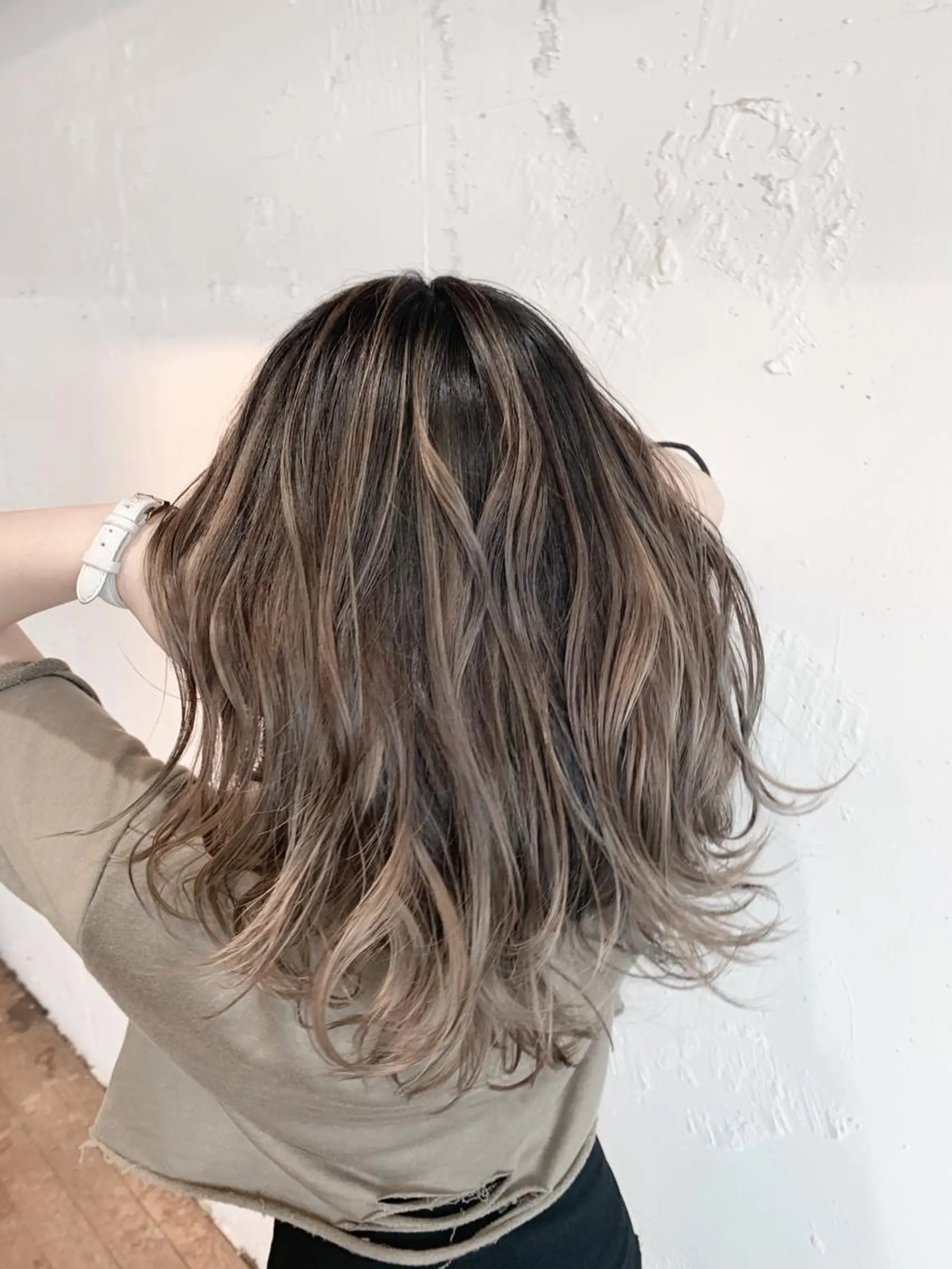 カラー バレイヤージュ ハイライトカラー Beyond（kitaro）所属・石井辰功也 フリーランス美容師のヘアスタイル