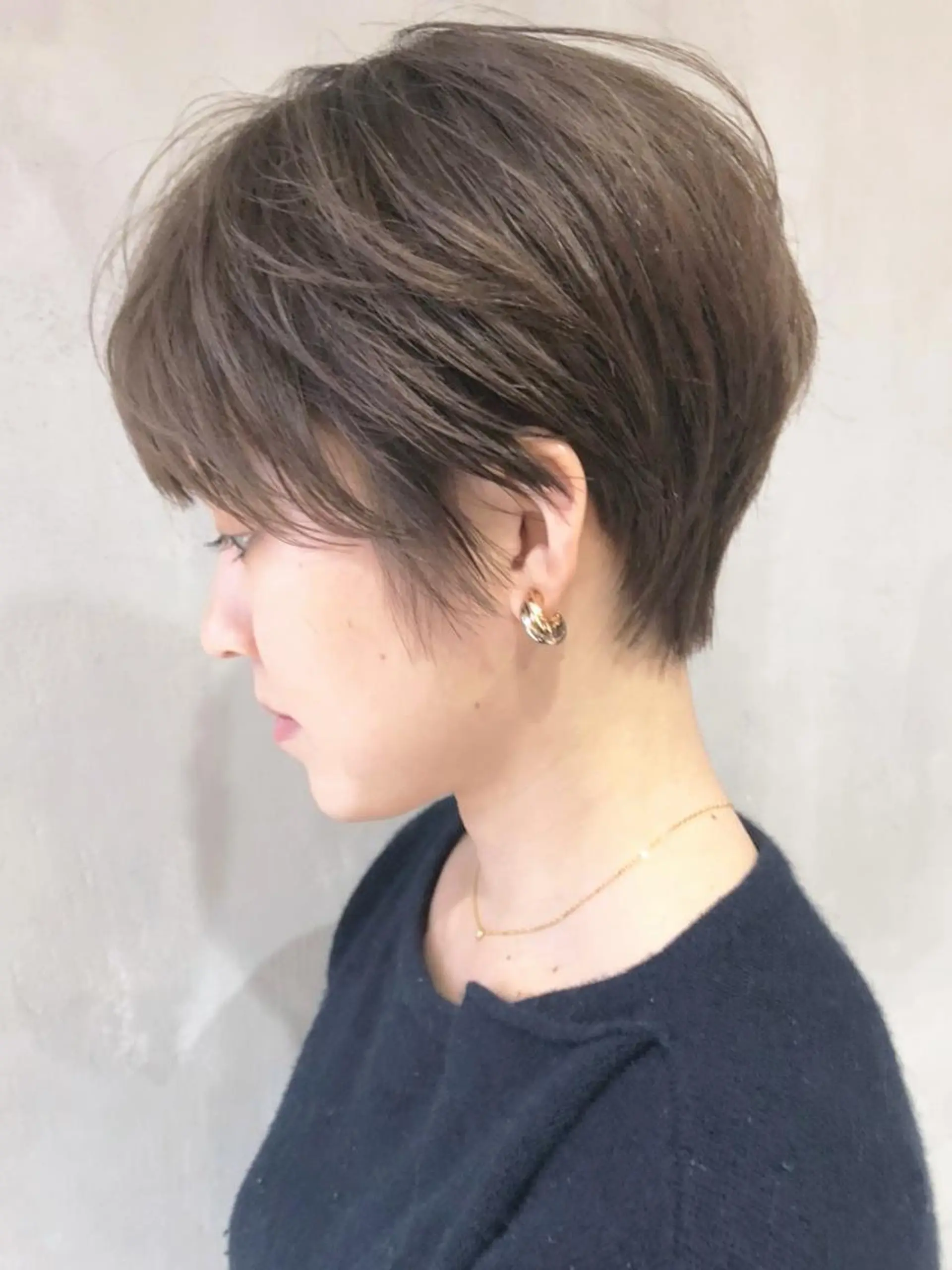 ショート カラー パーマ ヘアアレンジ ベージュカラー モカベージュ ショートヘア ITbyALBUM 中野店のヘアスタイル