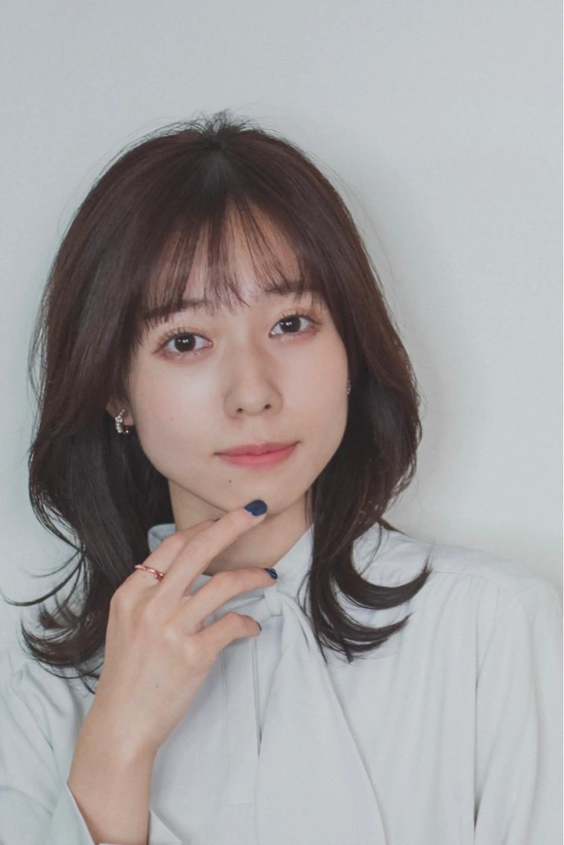 ミディアム カラー 前髪/顔周り /レイヤー/秋山 元のヘアスタイル