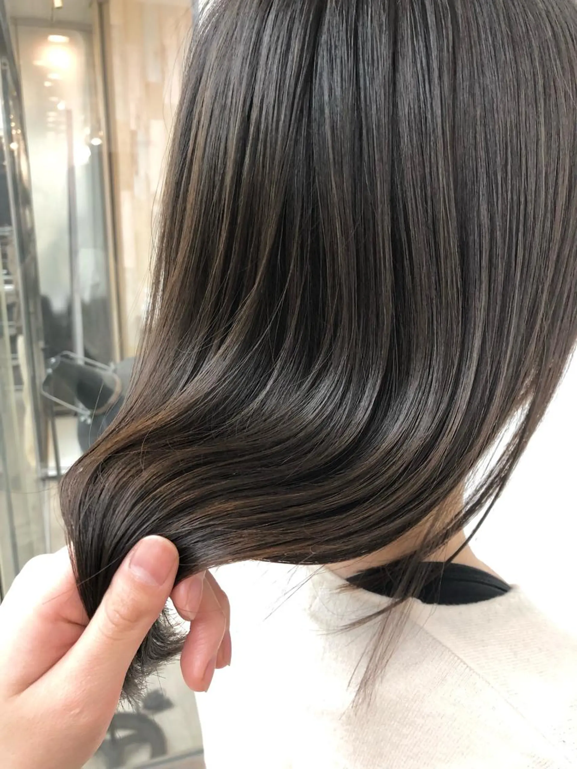 セミロング カラー ヘアアレンジ セミロングパーマ アディクシーカラー アッシュ ベージュカラー 黒髪 JURI🤎 ワンカールレイヤーのヘアスタイル
