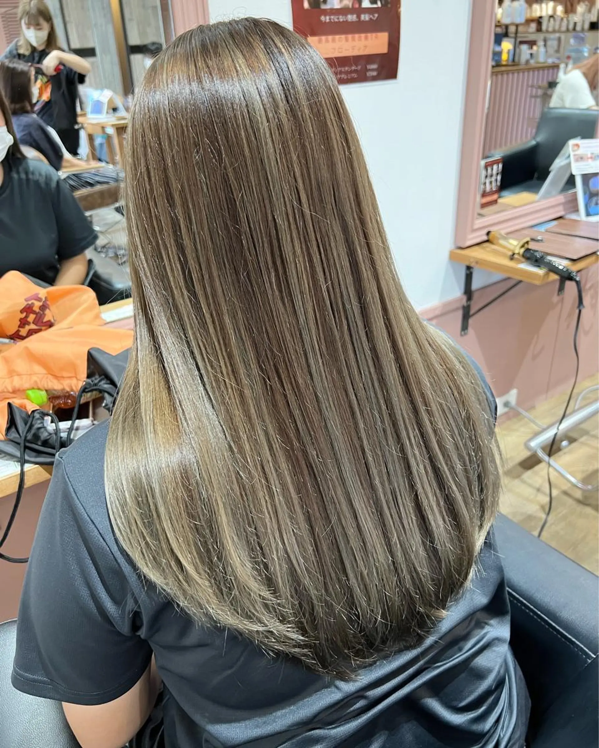 ロング カラー 中山 響希のヘアスタイル