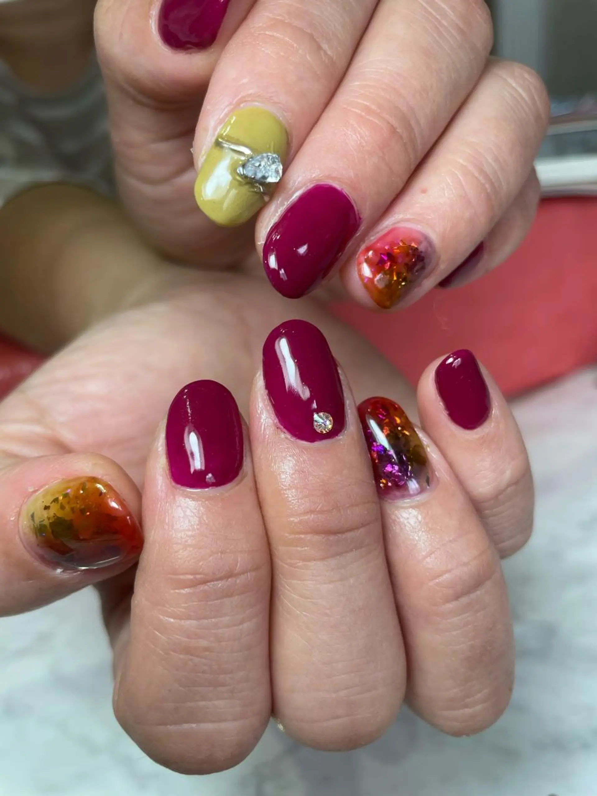 ミディアム ネイル ニュアンスネイル ハンドネイル ネイルサロン Sweetのネイルデザイン