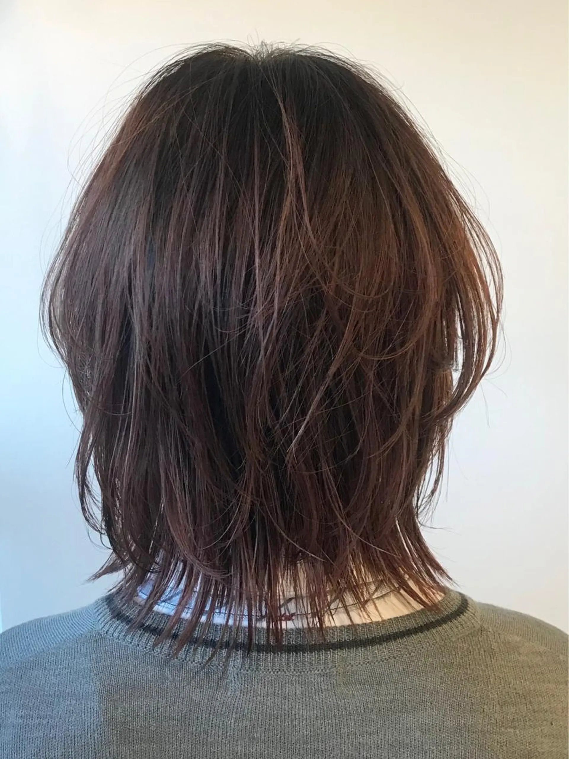 セミロング milis 知崎春奈のヘアスタイル