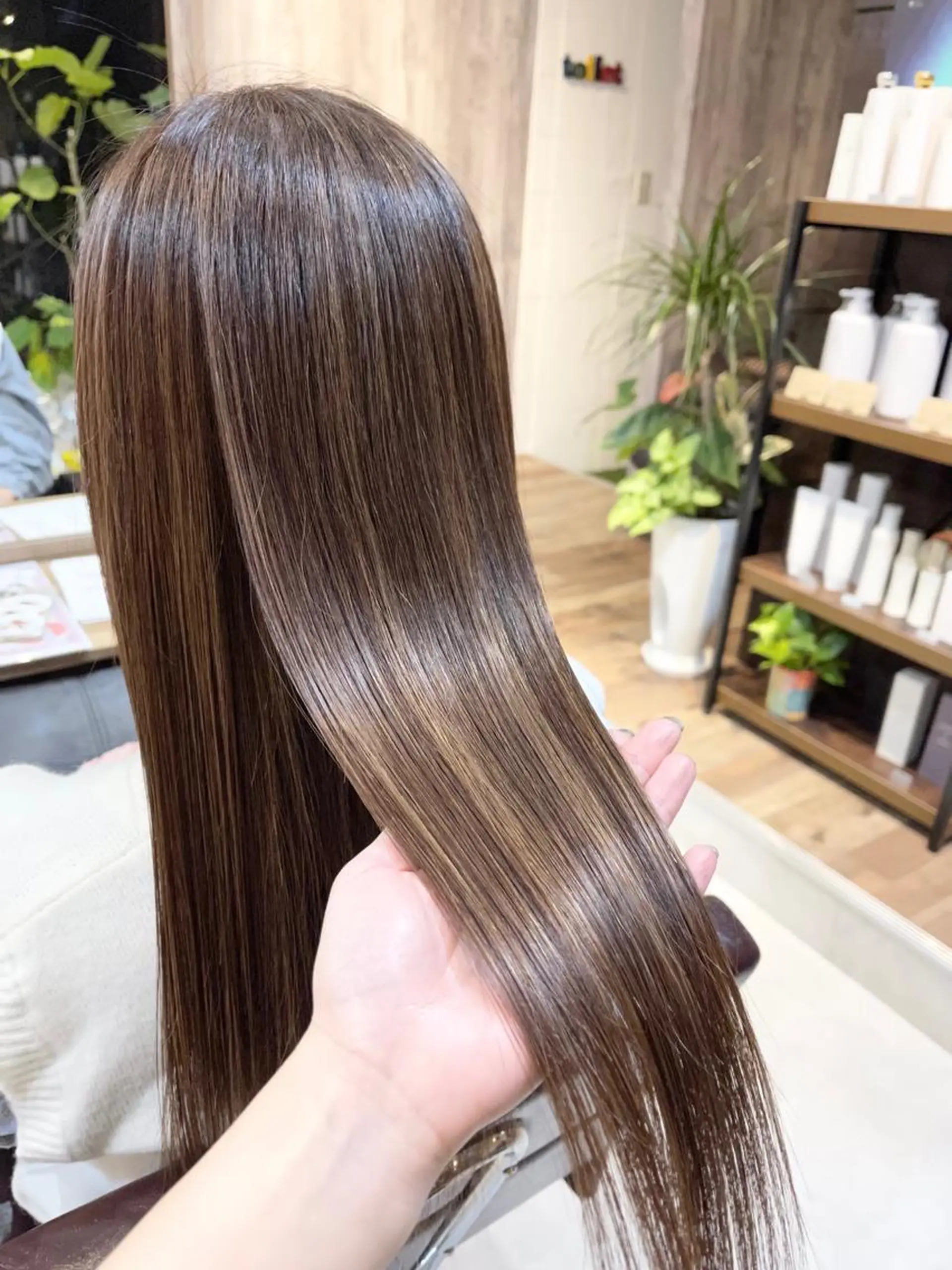 ロング カラー ベージュカラー 透明感カラー トリートメント i  plus＋所属・髪質改善で 憧れの潤艶美髪にのヘアスタイル