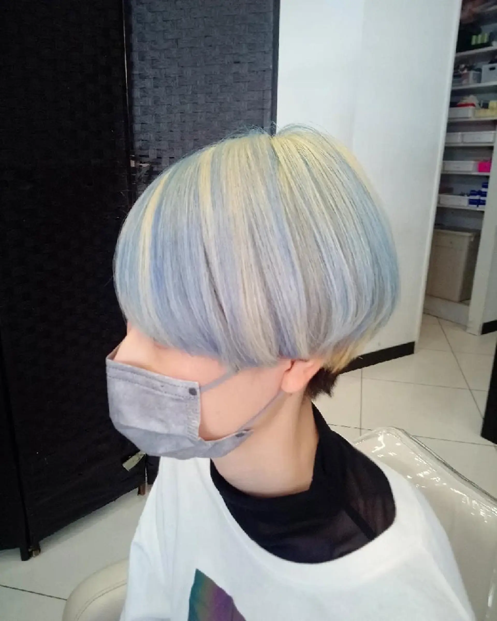 ショート カラー ブロンド ブルーカラー ホワイトブロンド あらげ 🌈推しカラー🌈ᵕのヘアスタイル