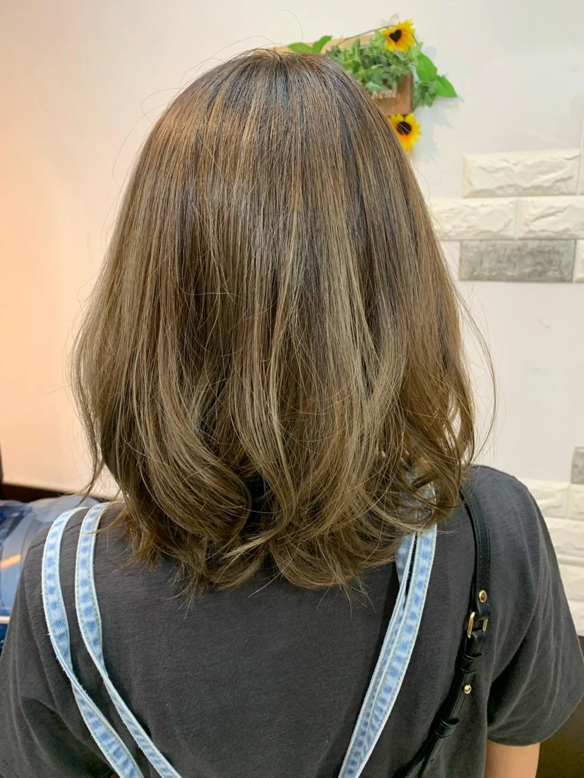 ミディアム ハイライト 大人女性ぼかし メンズ強化🦙平作のヘアスタイル