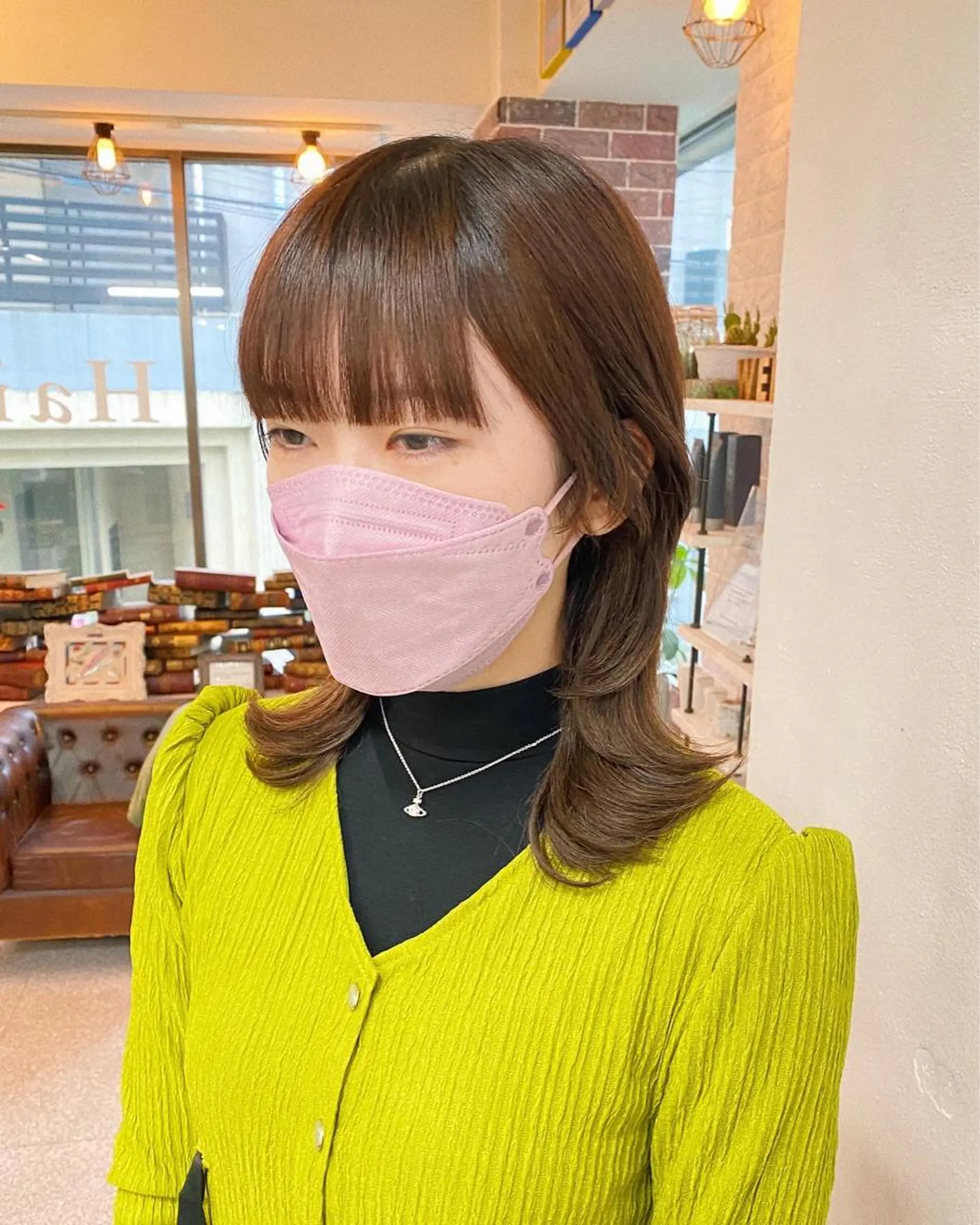 ミディアム カラー カット エクステ レイヤーウルフ エクステ磯部のヘアスタイル