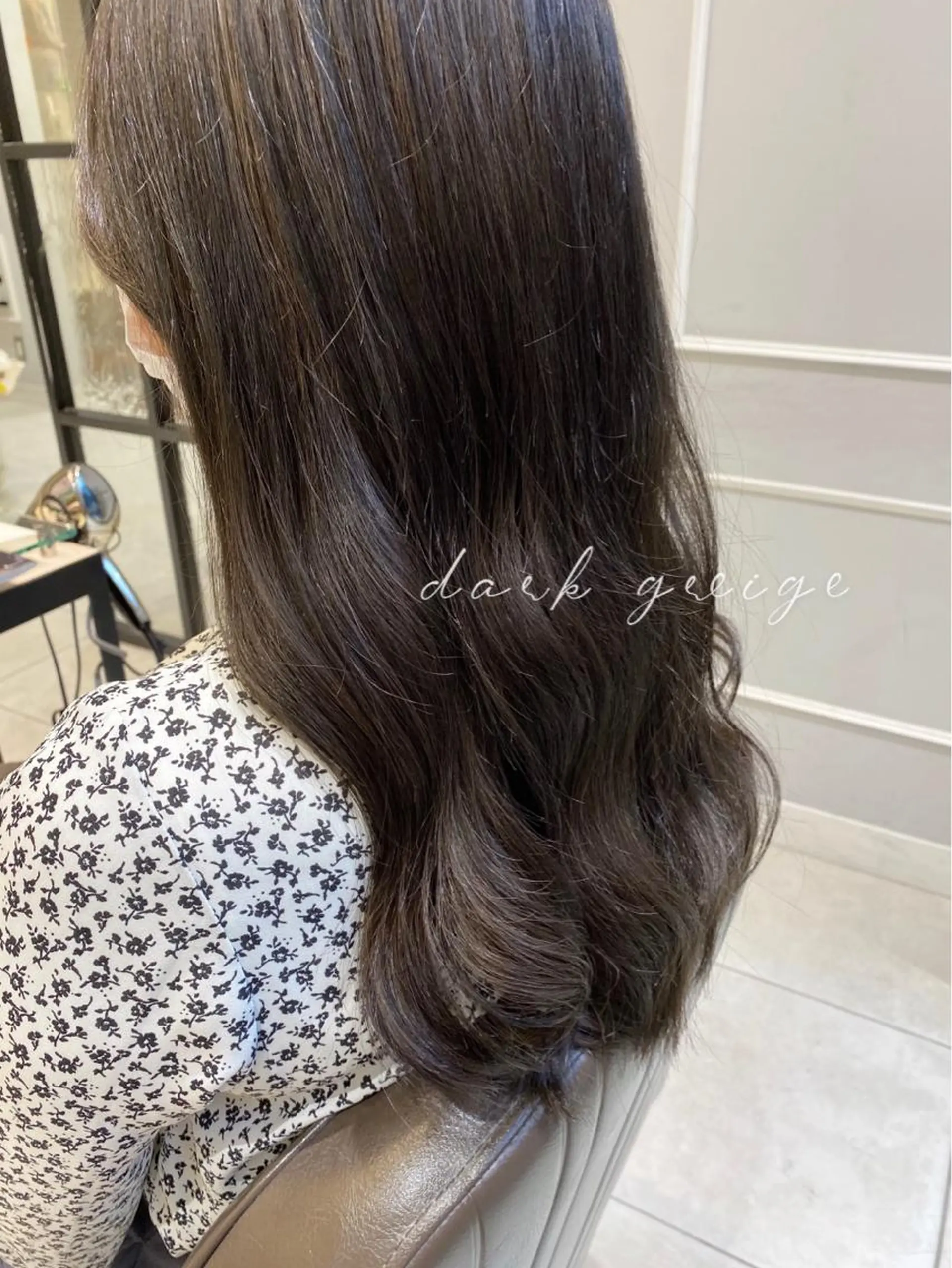 ロング カラー ブリーチ ダークグレー ダークグレージュ グレージュ 韓国ヘア🇰🇷 トヨキトキコのヘアスタイル