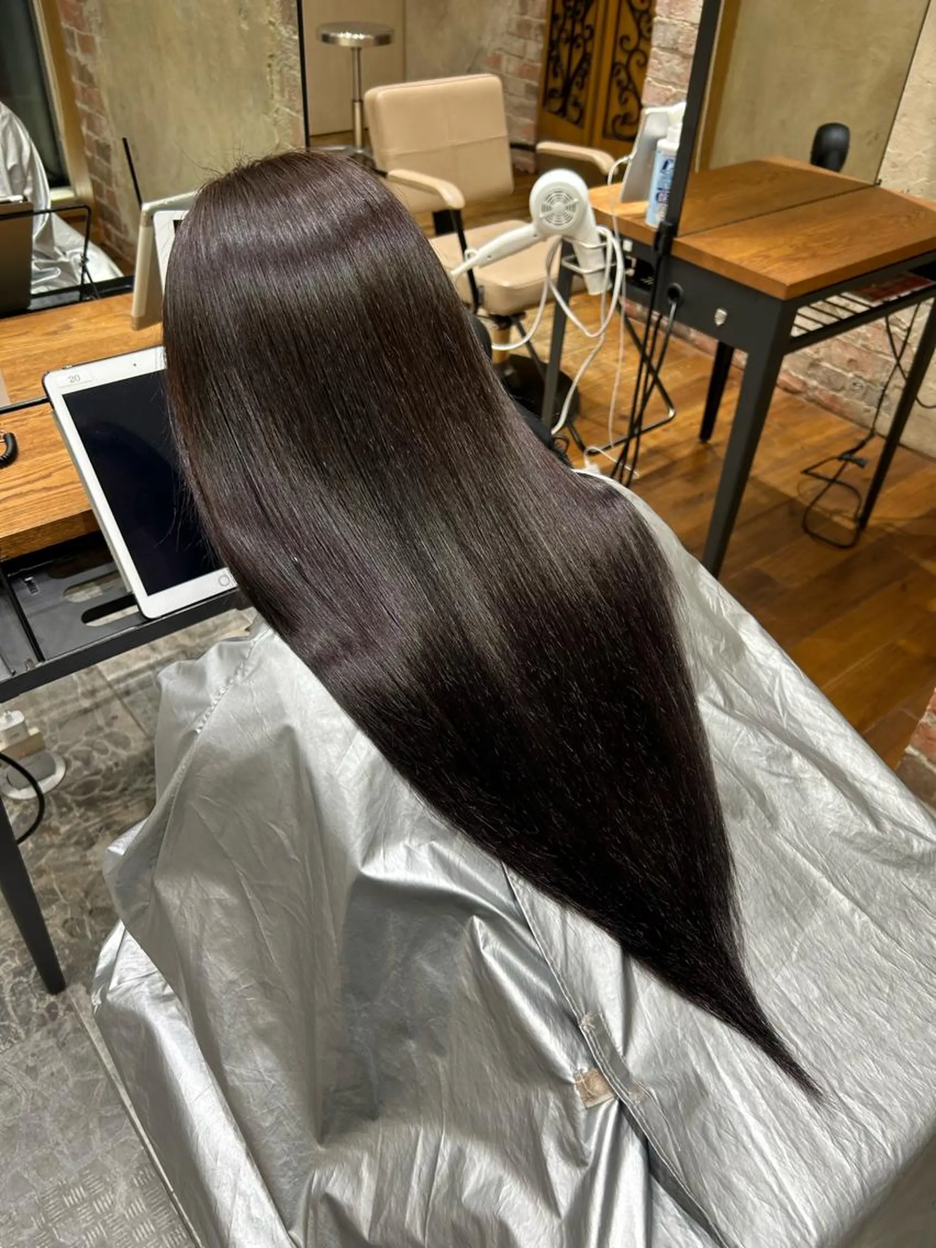 ロング カラー パーマ ブリーチ ケアブリーチ ダブルカラー イヤリングカラー ハイライトカラー カット ヘアカラー 縮毛矯正 トリートメント 新宿✨顔周りカット 韓国ヘア/坂本亜裟海のヘアスタイル