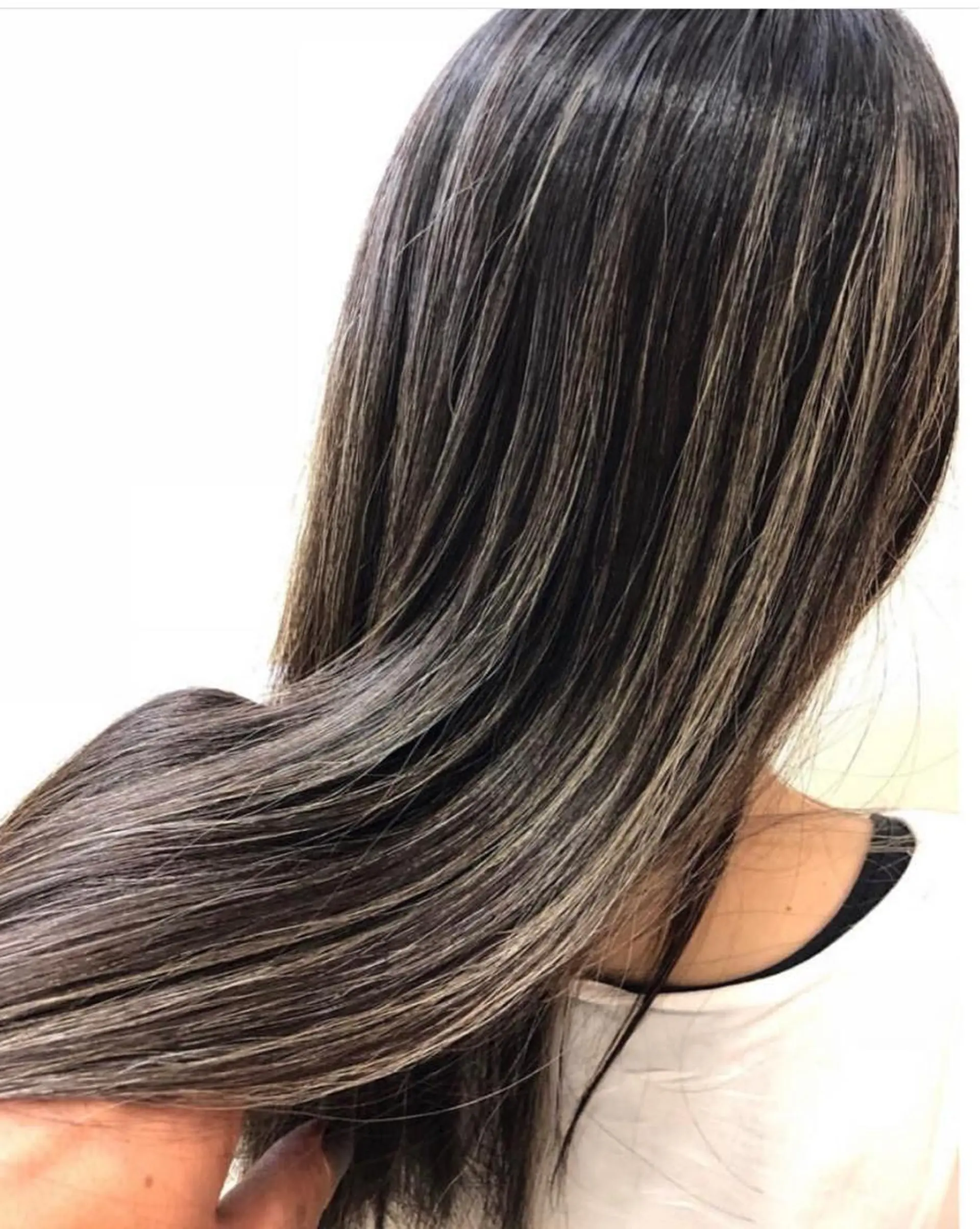 ロング カラー パーマ ヘアアレンジ メンズ キッズ ネイル マツエク・マツパ 酸性ストレート 髪質改善大槻勇樹のヘアスタイル