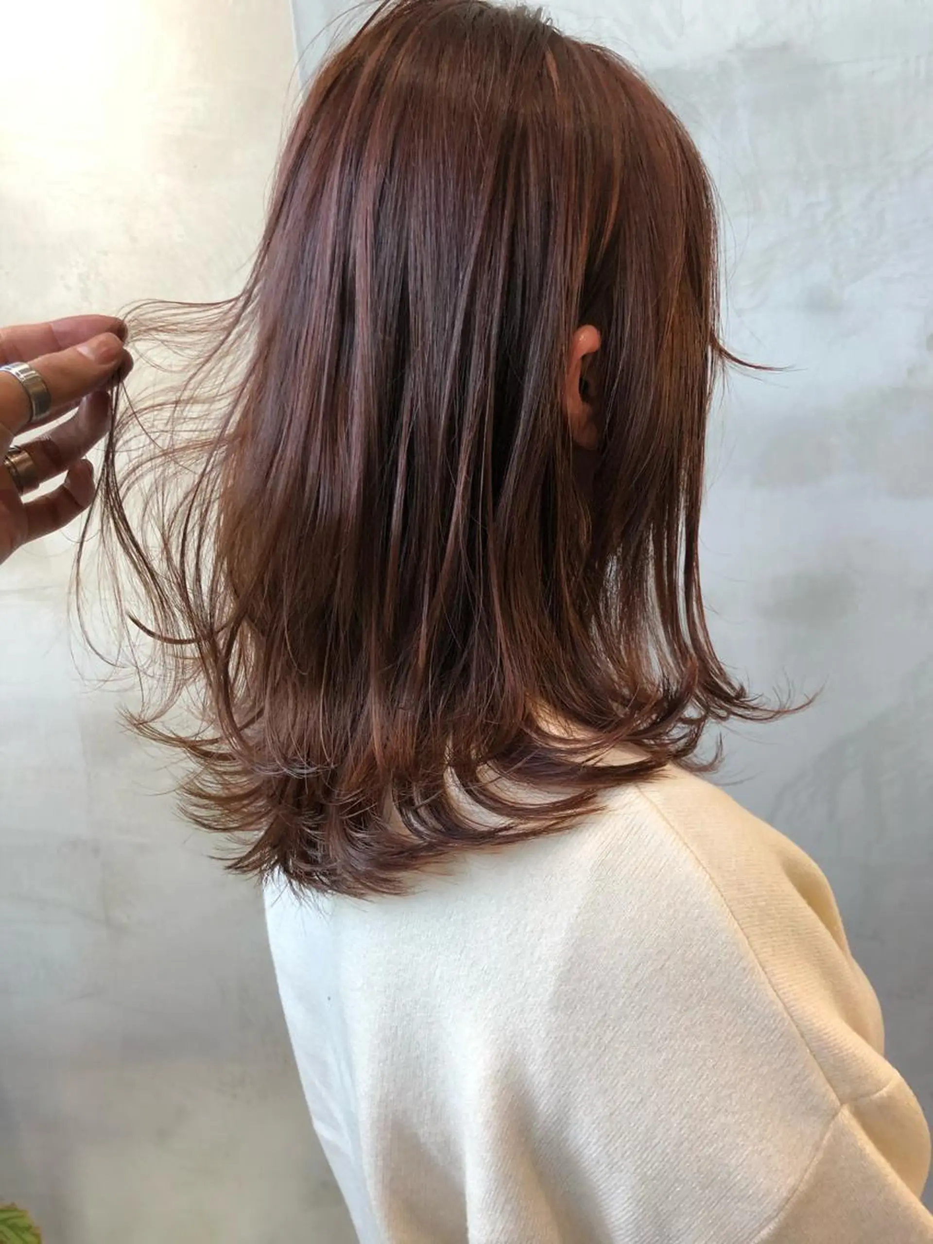 ミディアム カラー パーマ ヘアアレンジ ベージュカラー ハイライトカラー ピンクカラー ピンクベージュ ハイライト カット ヘアカラー トリートメント TOMO GEEKS代表のヘアスタイル