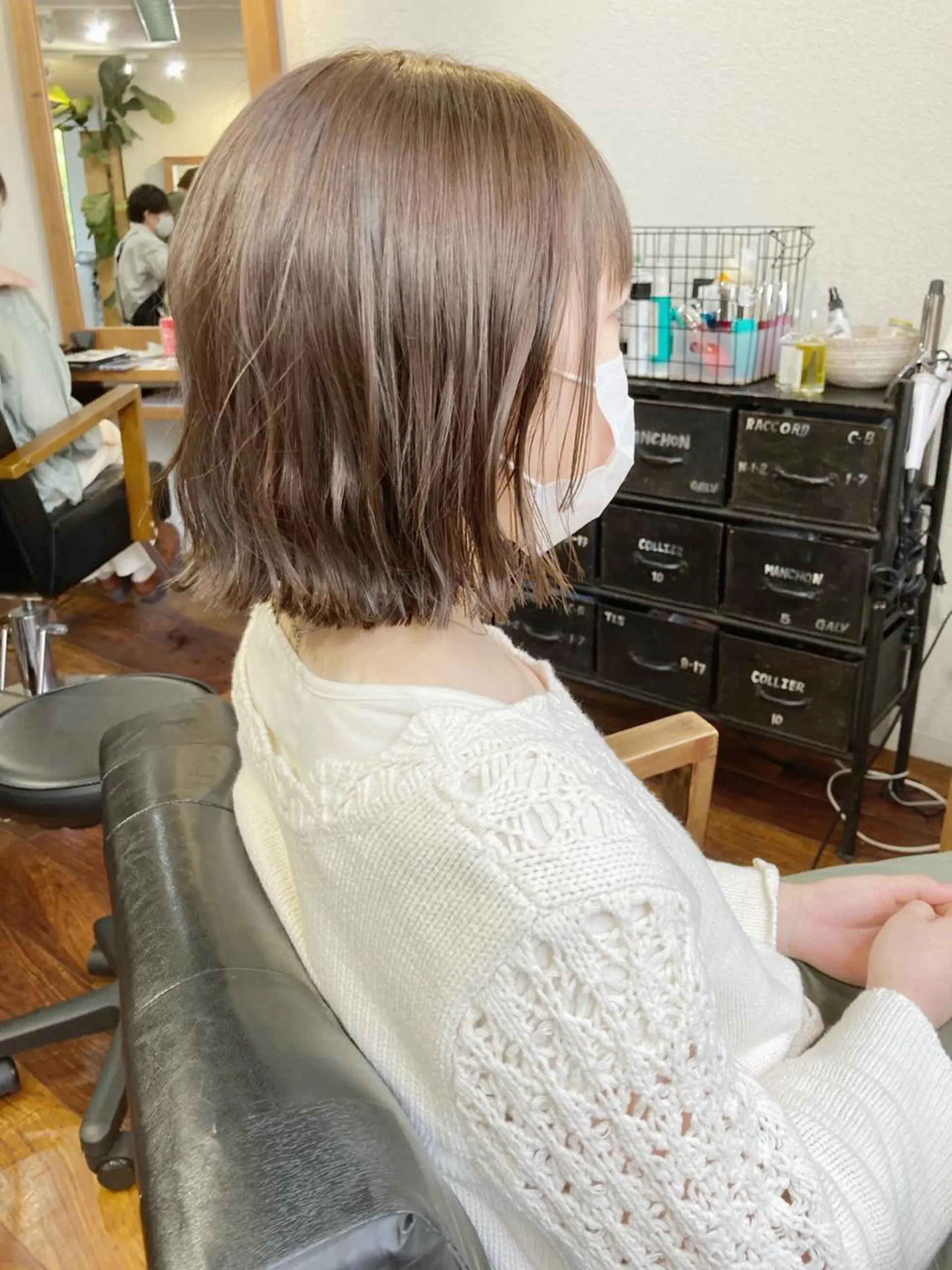 ミディアム カラー ブリーチ 透明感カラー カット 縮毛矯正 小木曽智美 /ボブ/ショートのヘアスタイル