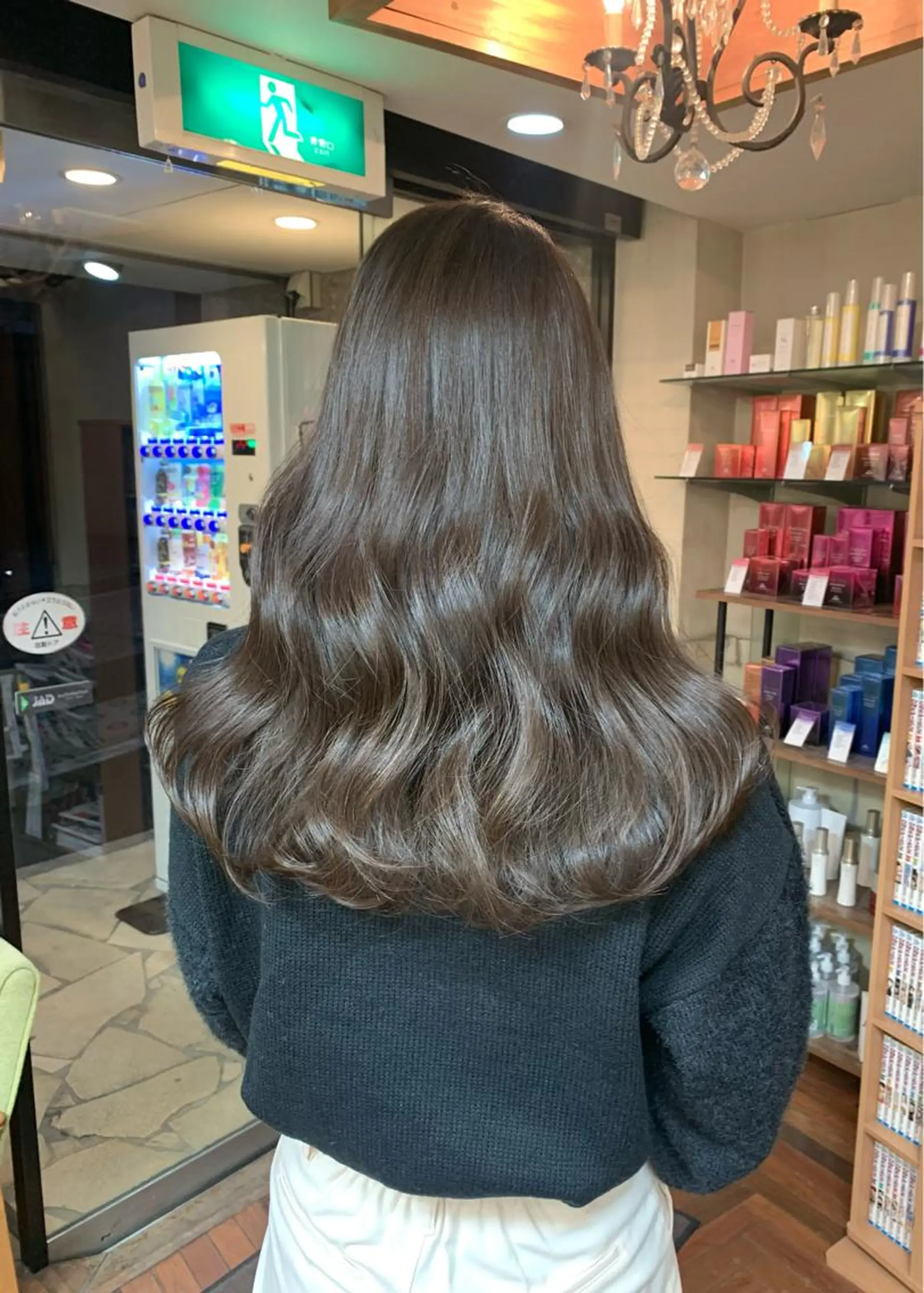 セミロング カラー ベージュカラー ブリーチ ブリーチなしカラー オリーブベージュ LUMO所属・矢野 晃平のヘアスタイル