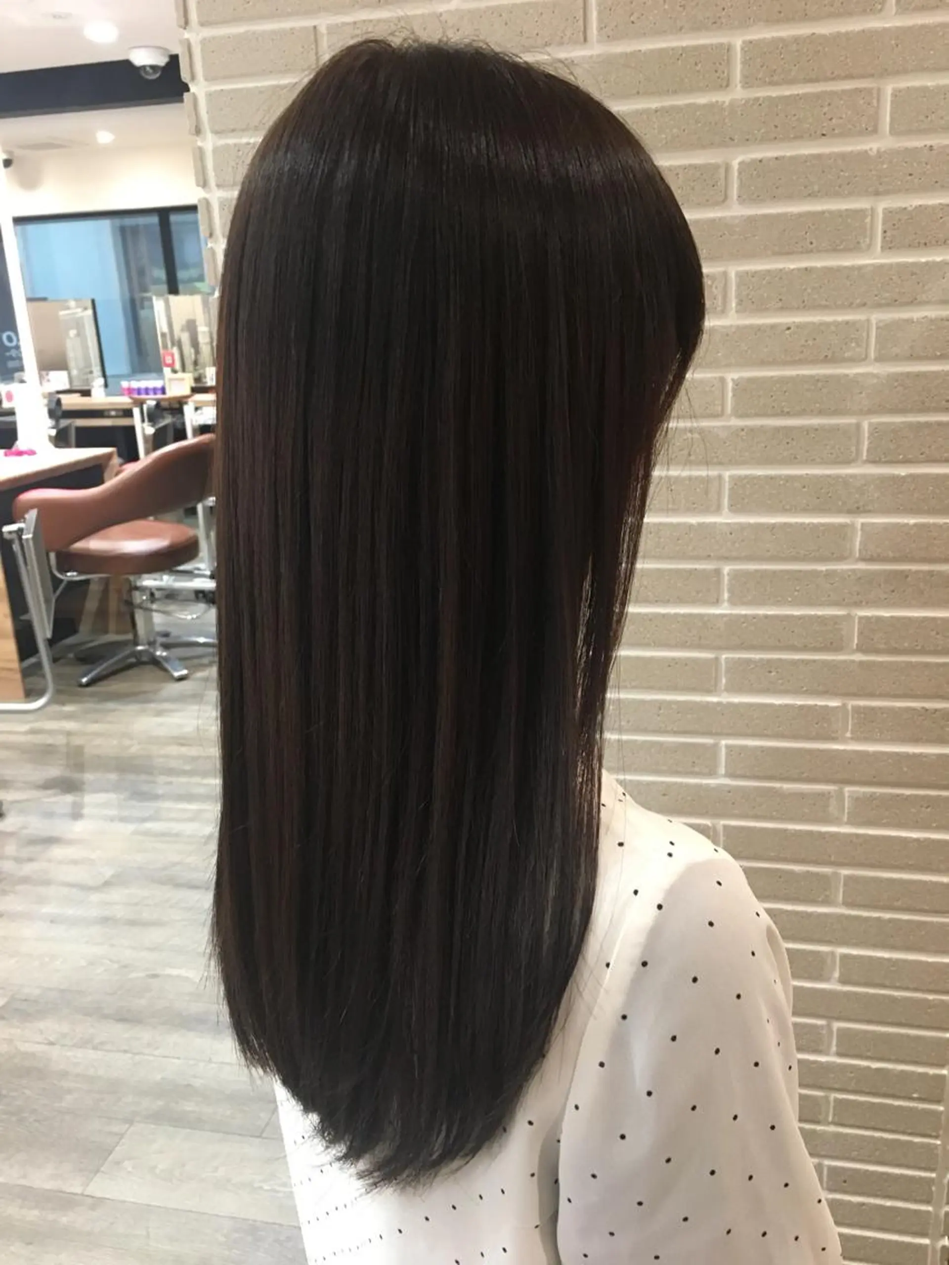 ロング ウルフカット／吉村 桃子のヘアスタイル