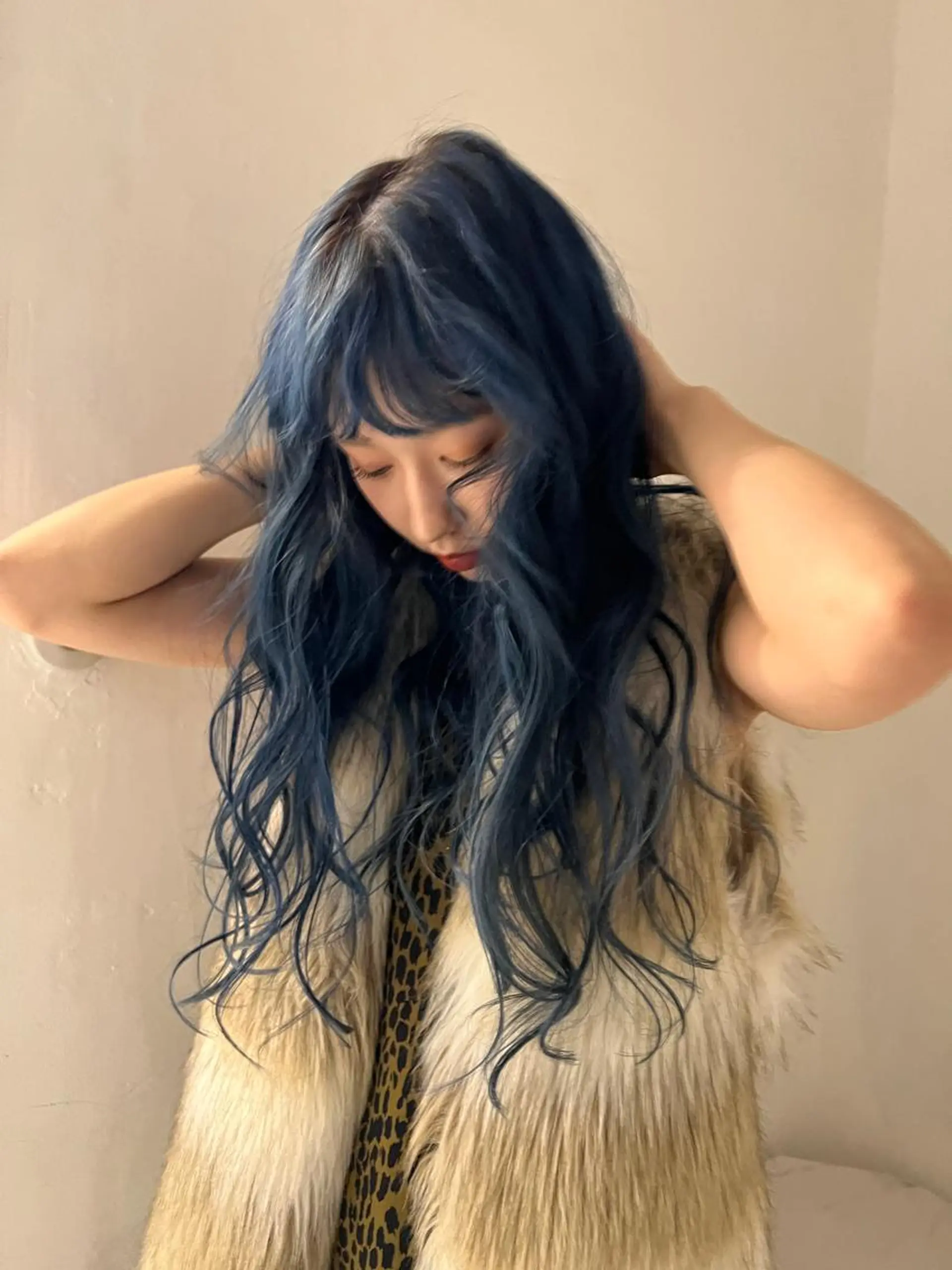 ロング ブリーチカラーが人気 onnuのヘアスタイル