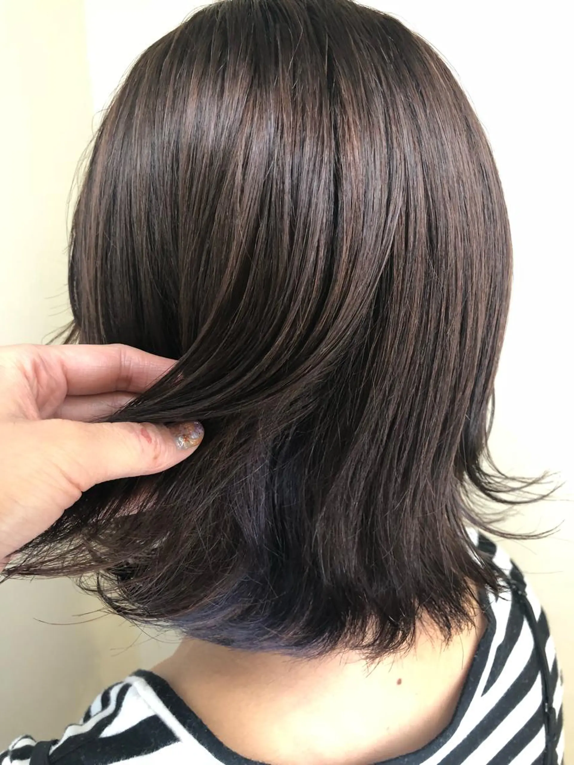 ミディアム カラー ウルフカット／吉村 桃子のヘアスタイル