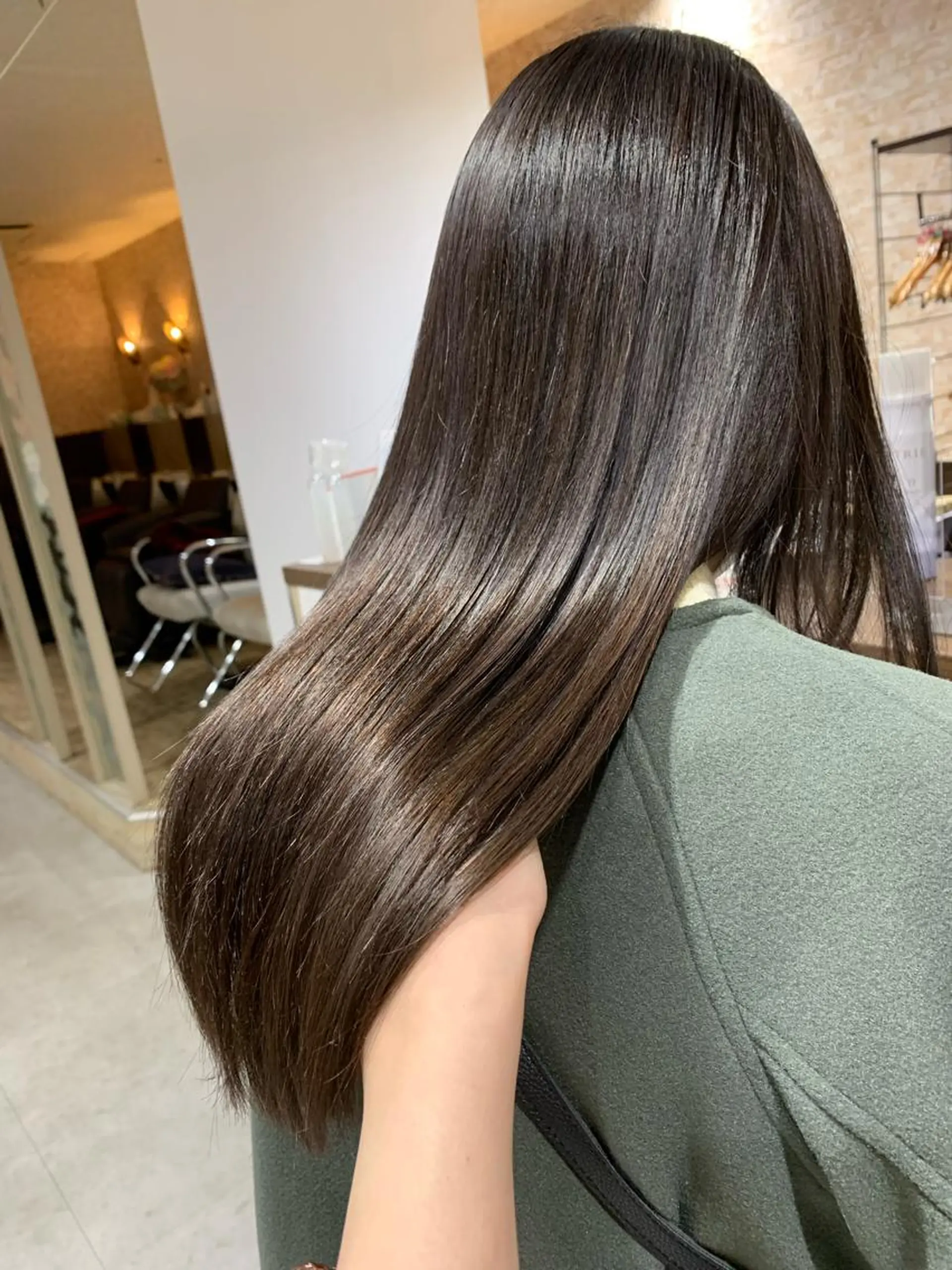 ロング カラー 近藤千翔🩵 髪質改善Periodのエステ・リラクイメージ